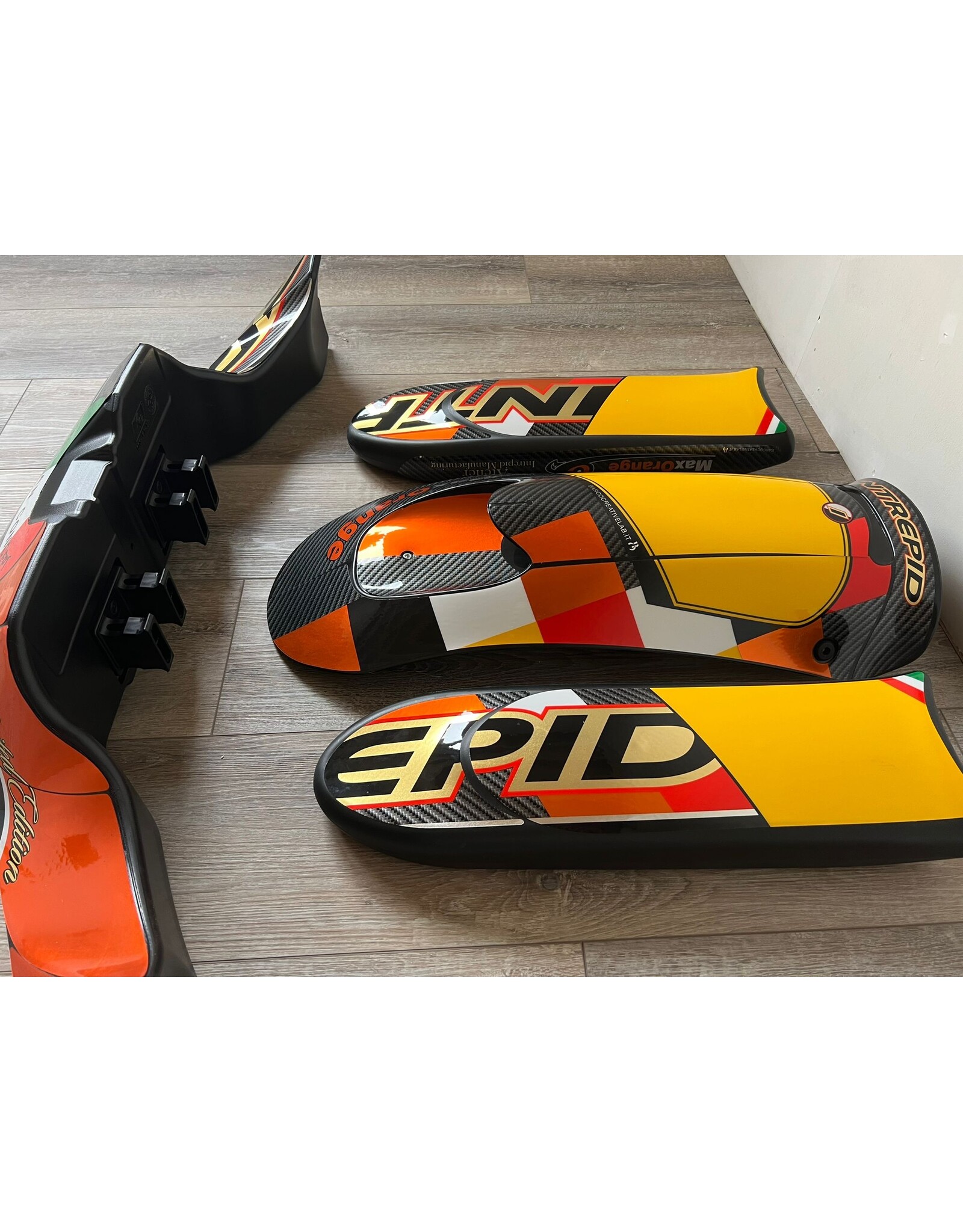 KG 507/508 Bodywork set with Intrepid stickers