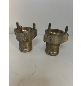 Used CRG Magnesium front hub set 17 X 70 MM Used CRG Magnesium front hub set 17 X 70 MM