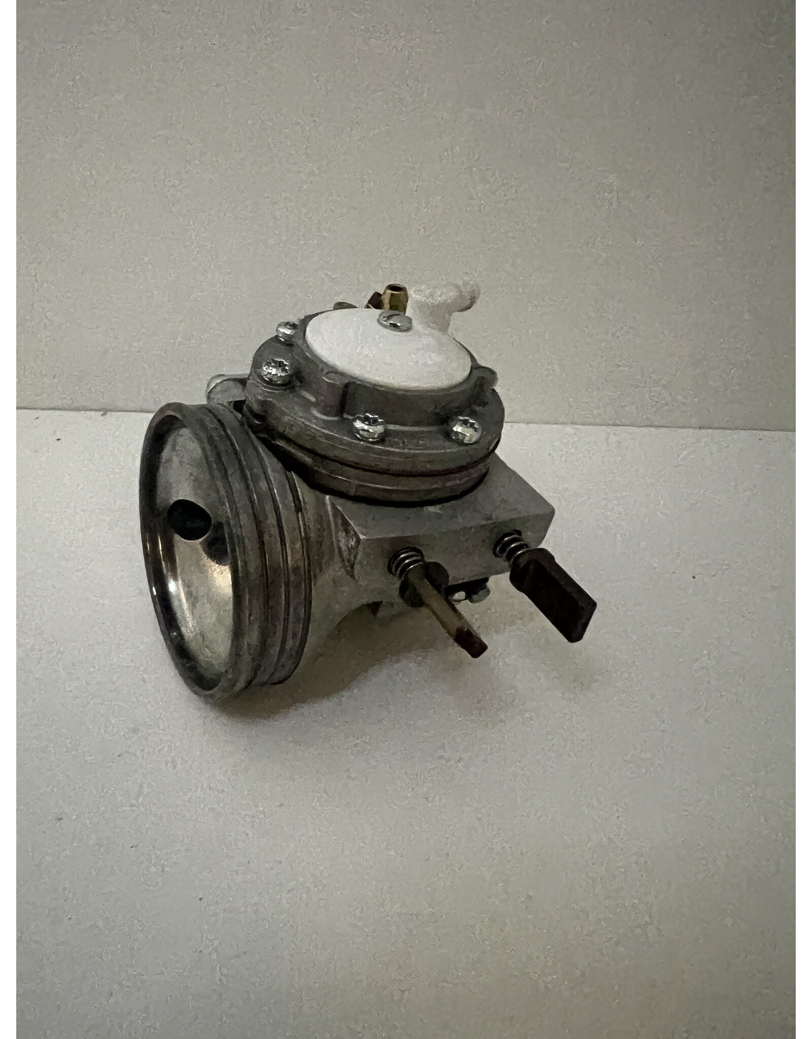 Gebruikt Tillotson HW 46 A carburateur