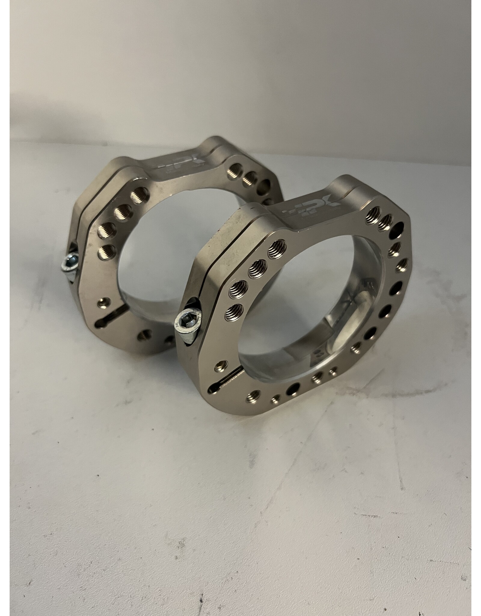 IPK IPK Bearing holders Dark Edition for 50MM bearings (Take Off)