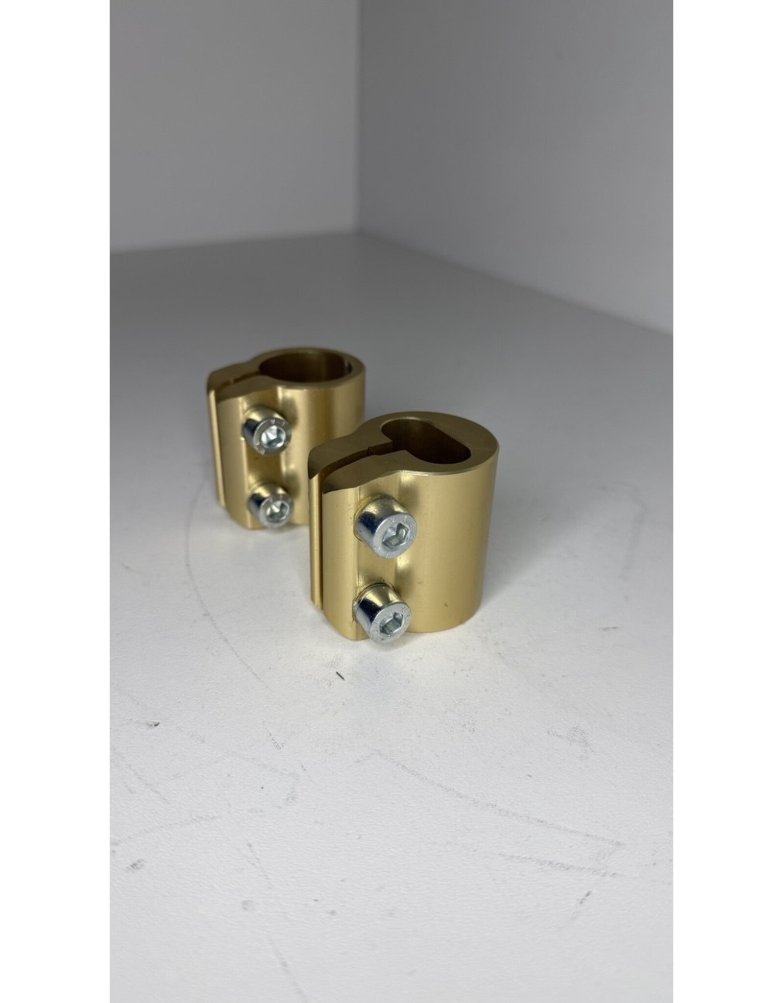 Used OTK Stabilizer Clamp Left+Right For Oval Stabilizer