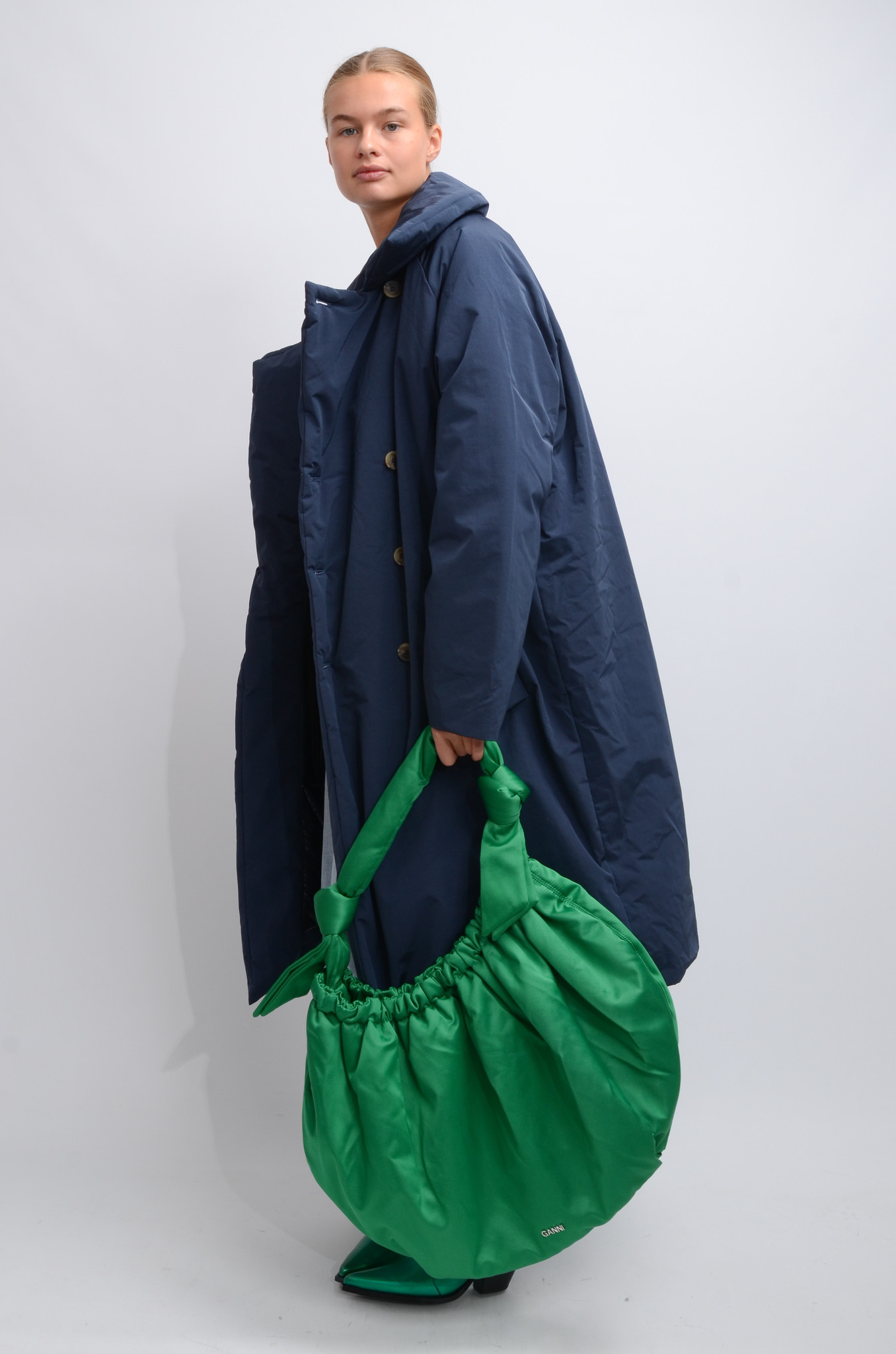 HOBO BAG IN KELLY GREEN-2