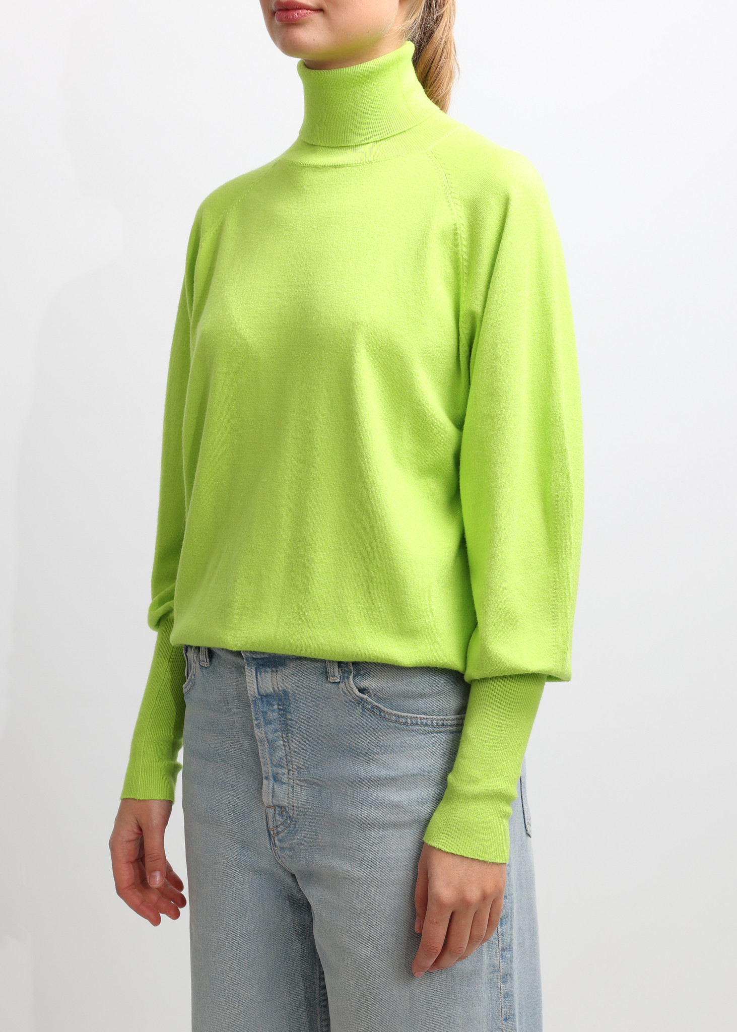 PUFF SLEEVES TURTLENECK IN LIME GREEN-4