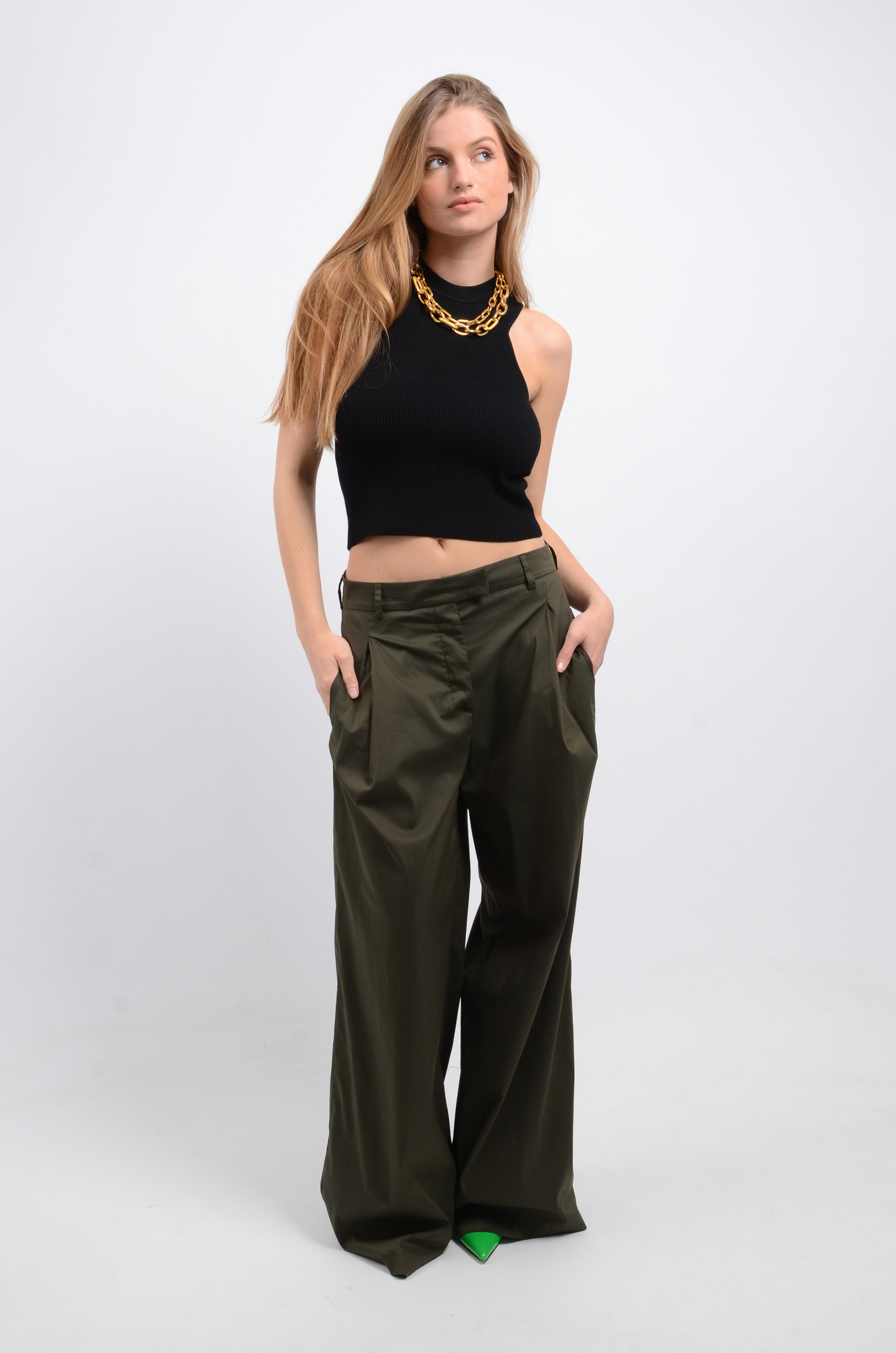 Wide Pleated Trousers in Khaki-9