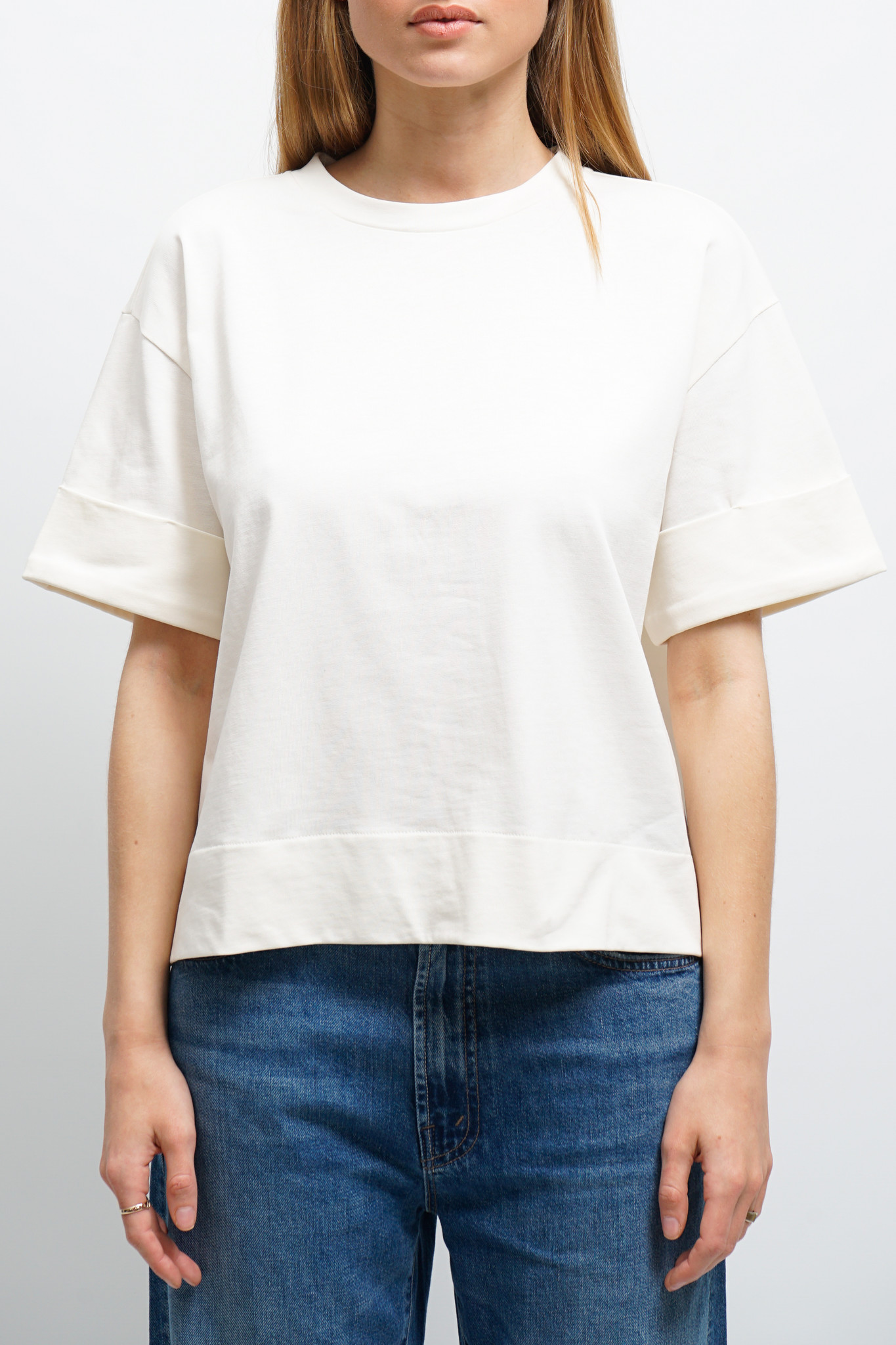 Cropped T-Shirt in Ivory-3