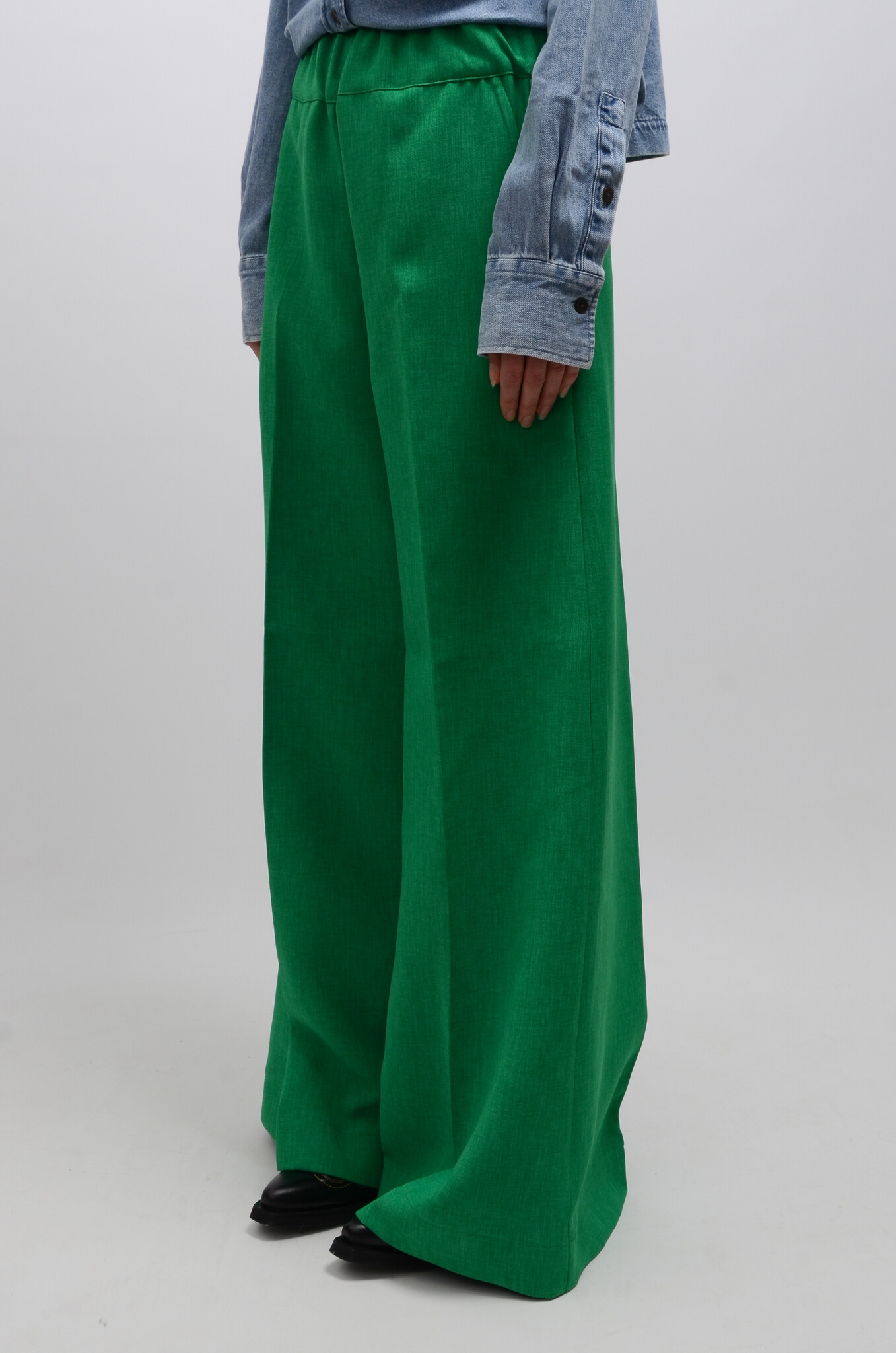 Super Lush Woody Pants in Parrot Green-4