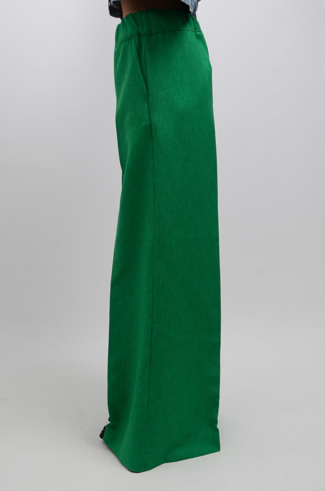 Super Lush Woody Pants in Parrot Green-5