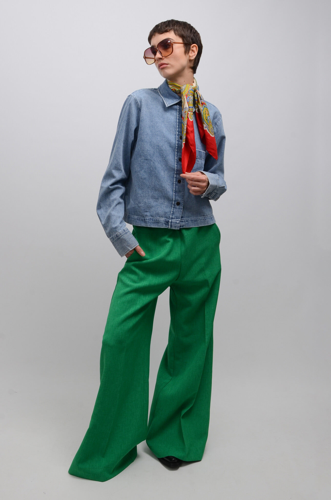 Super Lush Woody Pants in Parrot Green-8