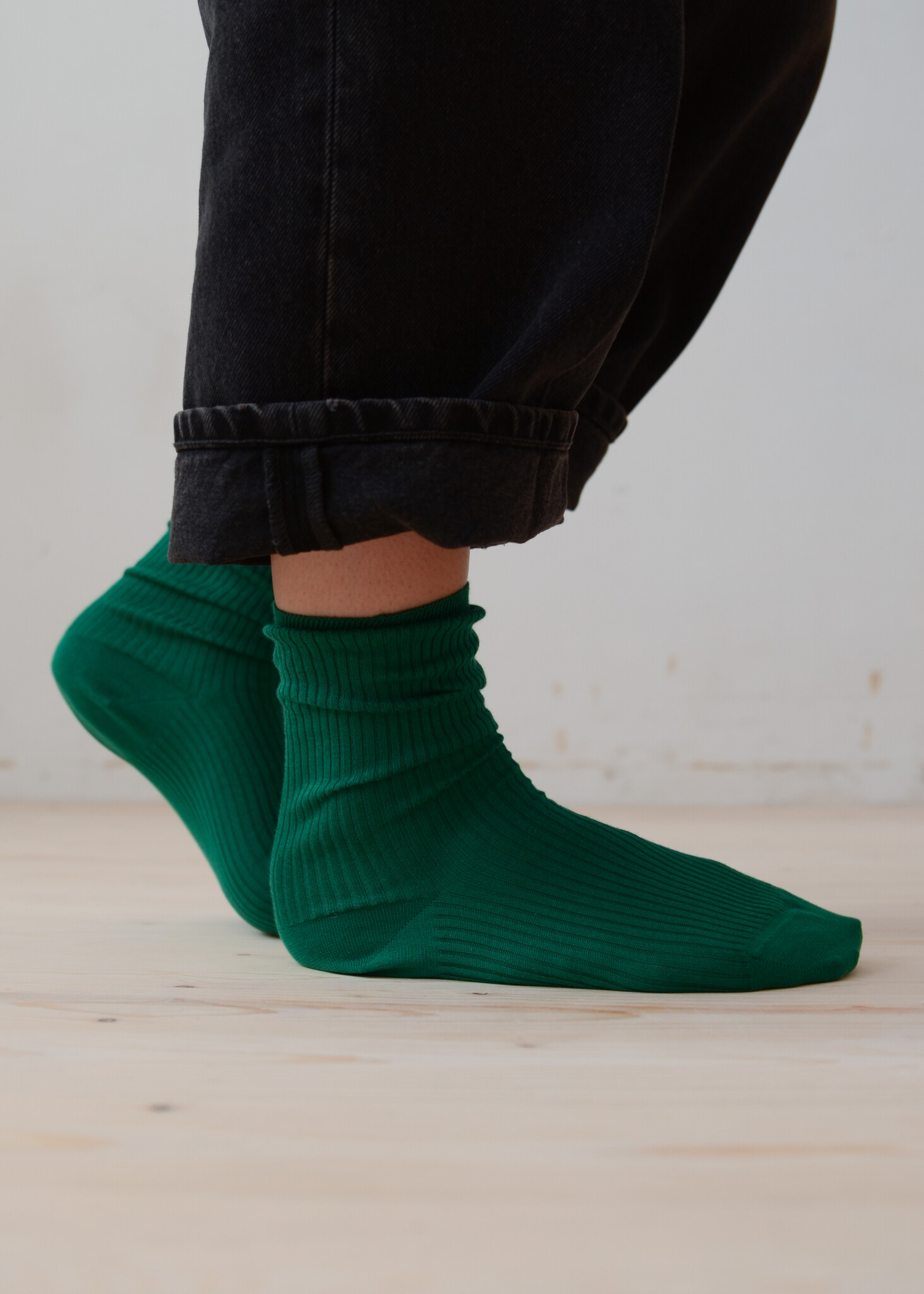 Fine Cotton Rib Socks in Dark Green-4