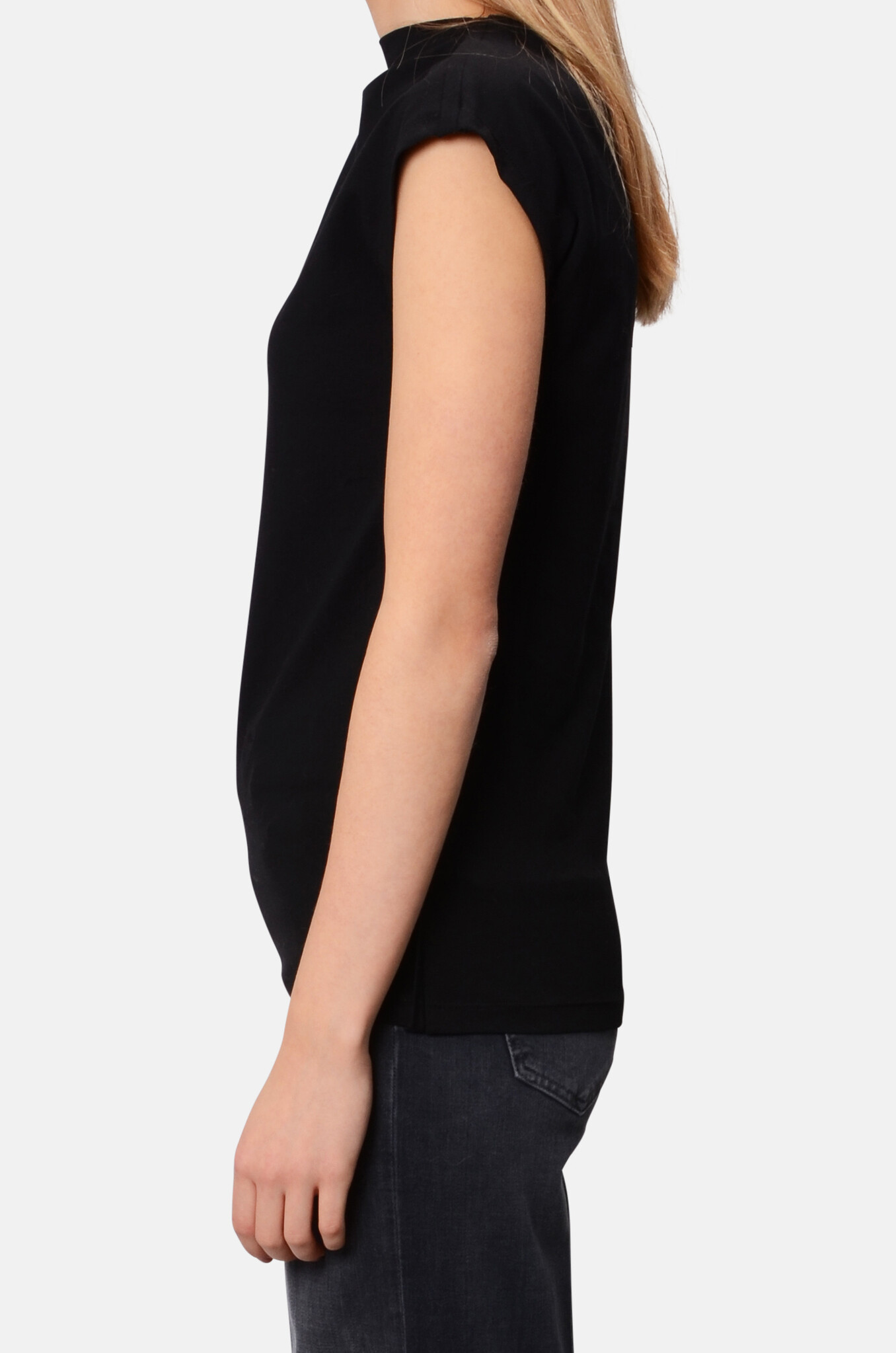 Straight Neck Sleeveless Tee in Black-3