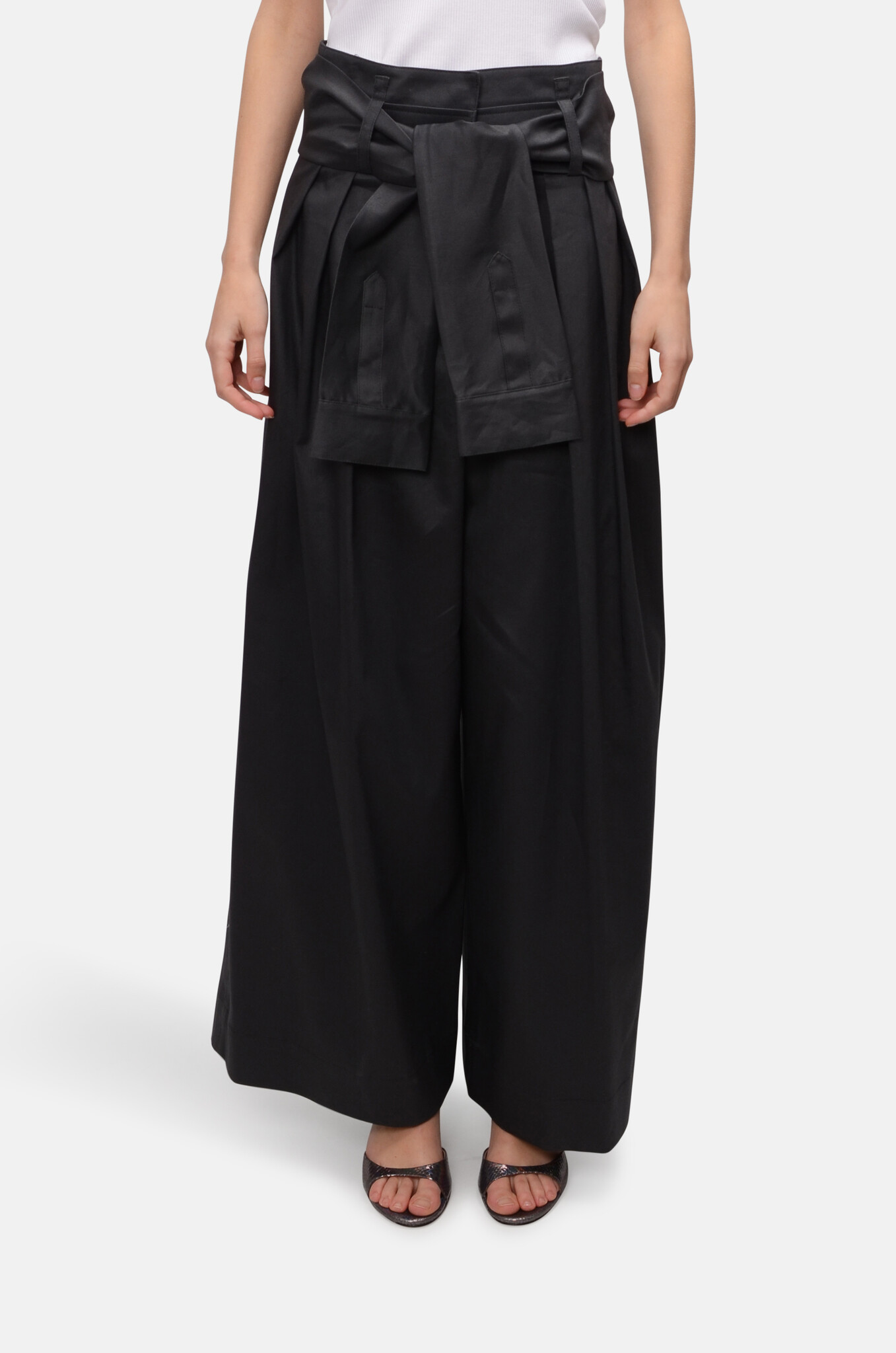 Hi-Waist Three Tucks Wide Pants-1