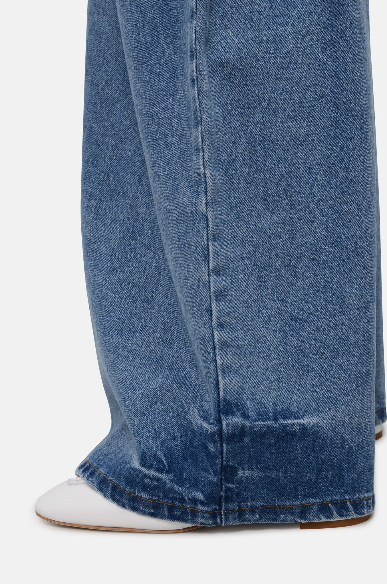 Double Tucked Jeans in Smoke Blue-5