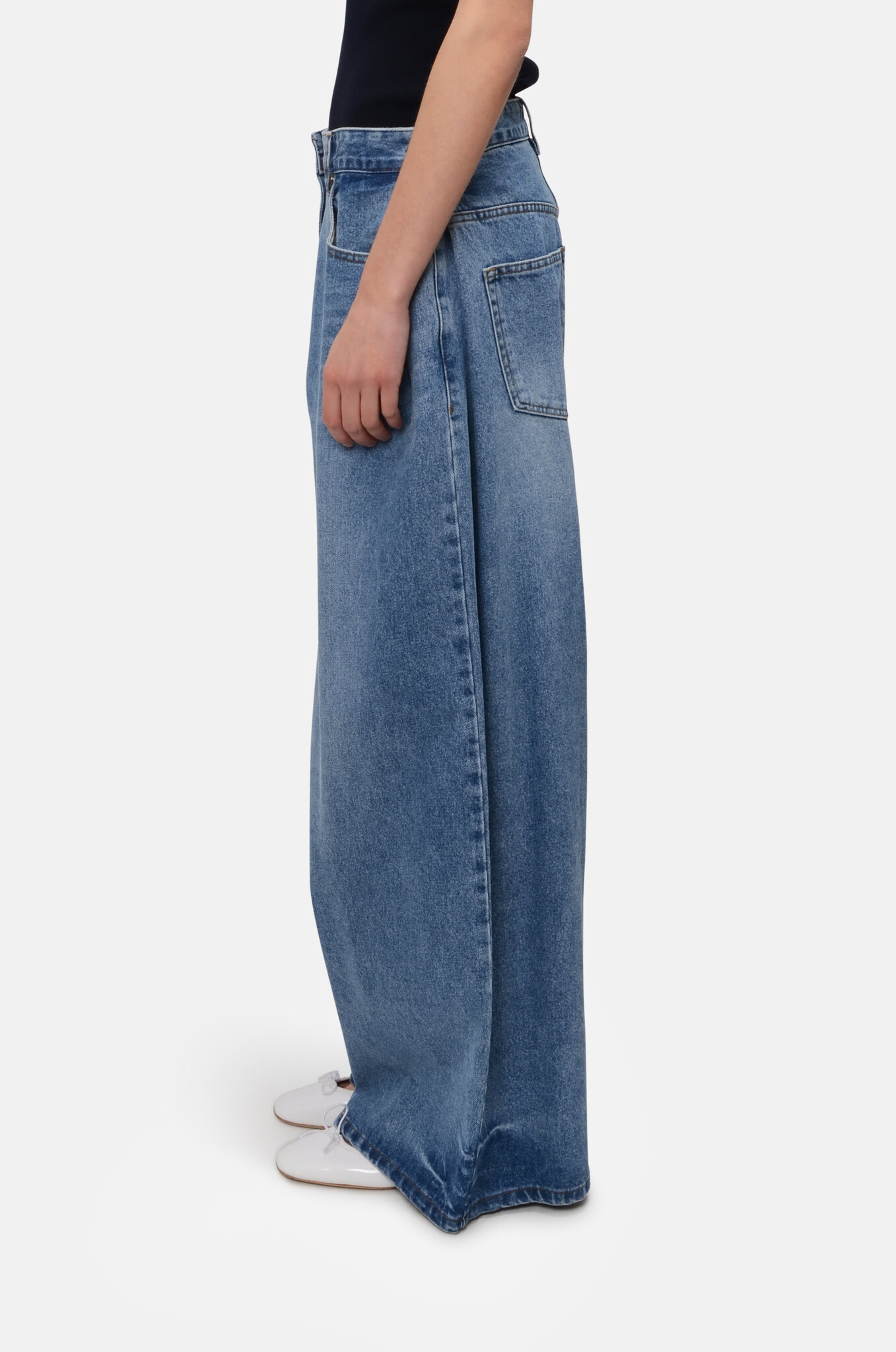 Double Tucked Jeans in Smoke Blue-3