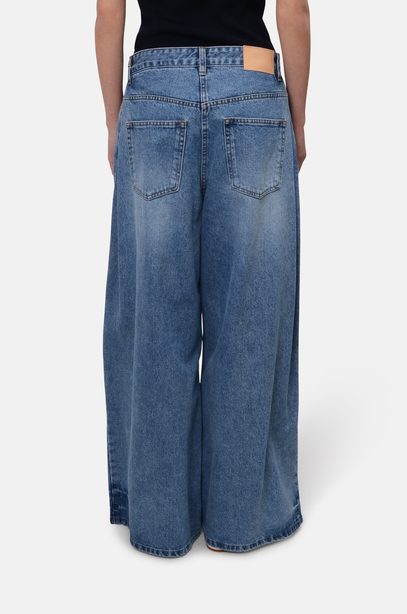 Double Tucked Jeans in Smoke Blue-4