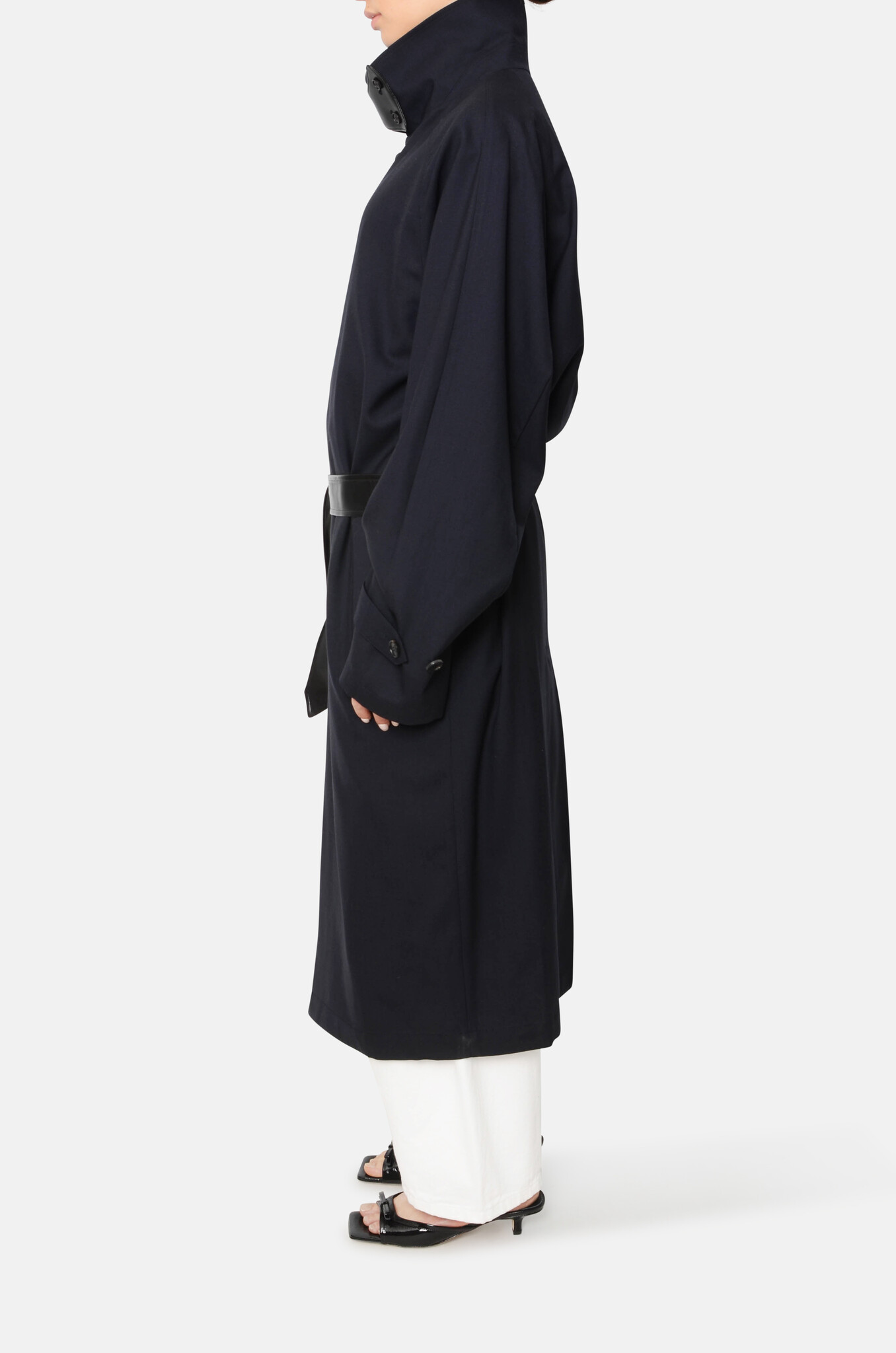Summer Wool Single Coat in Dark Navy-3