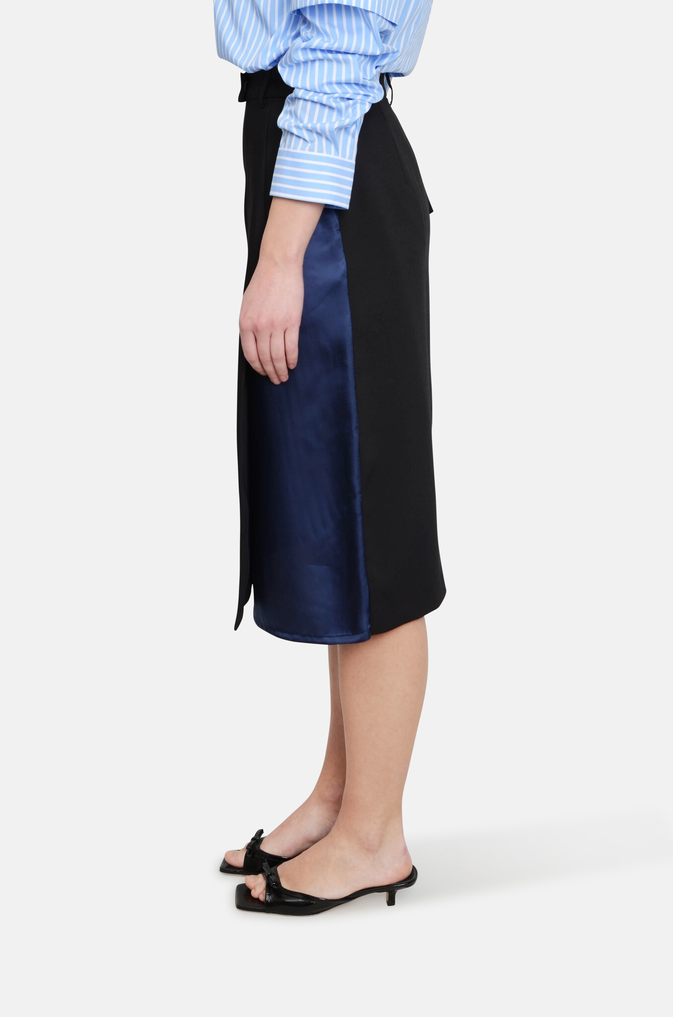 Black H Line Skirt-4