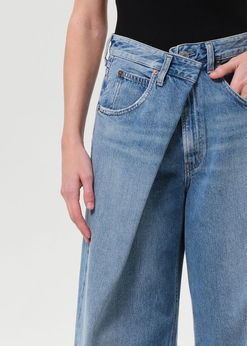 Vana Fold Jean in Mantra-5