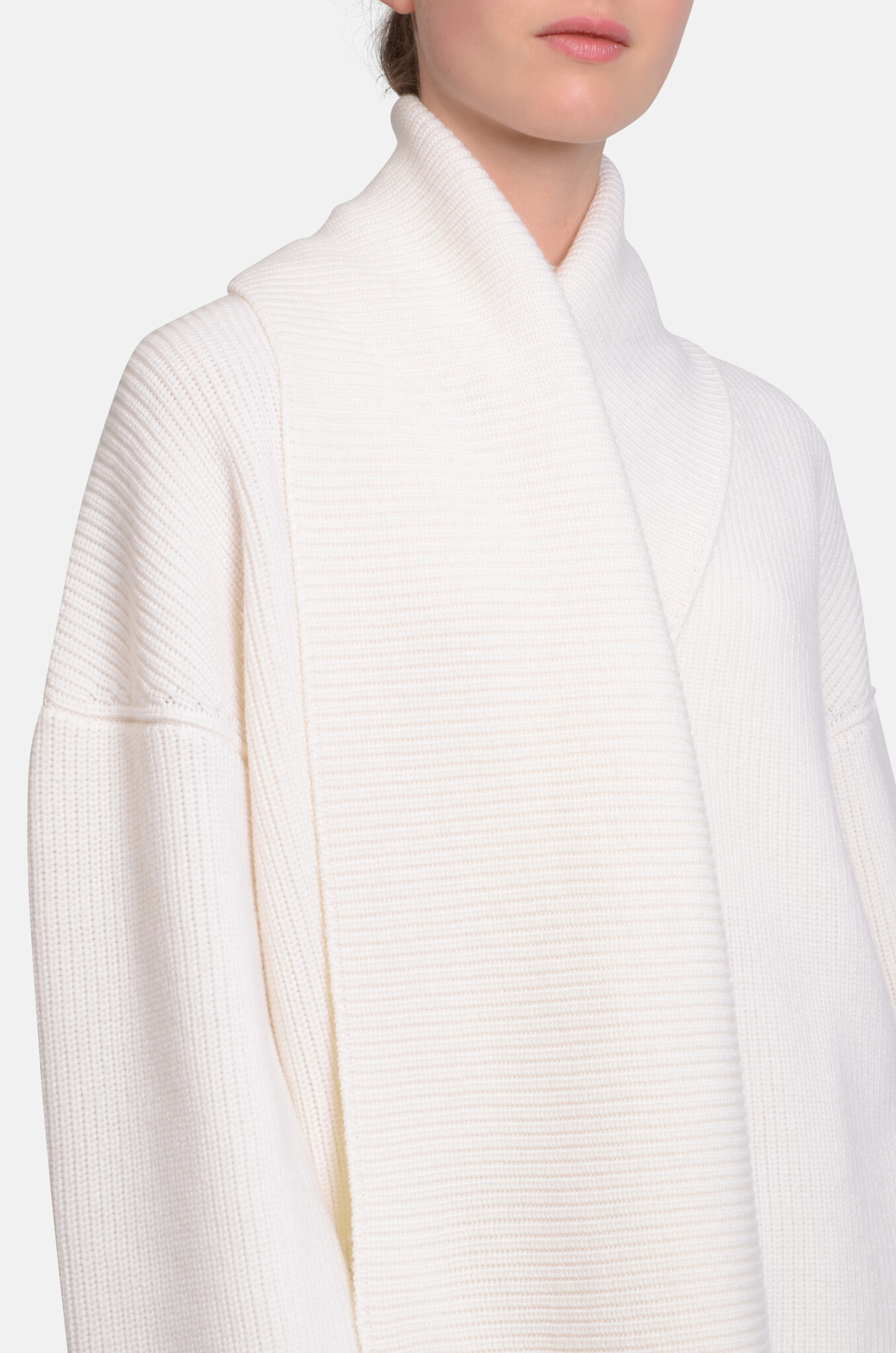 Dafne Sweater in White-5
