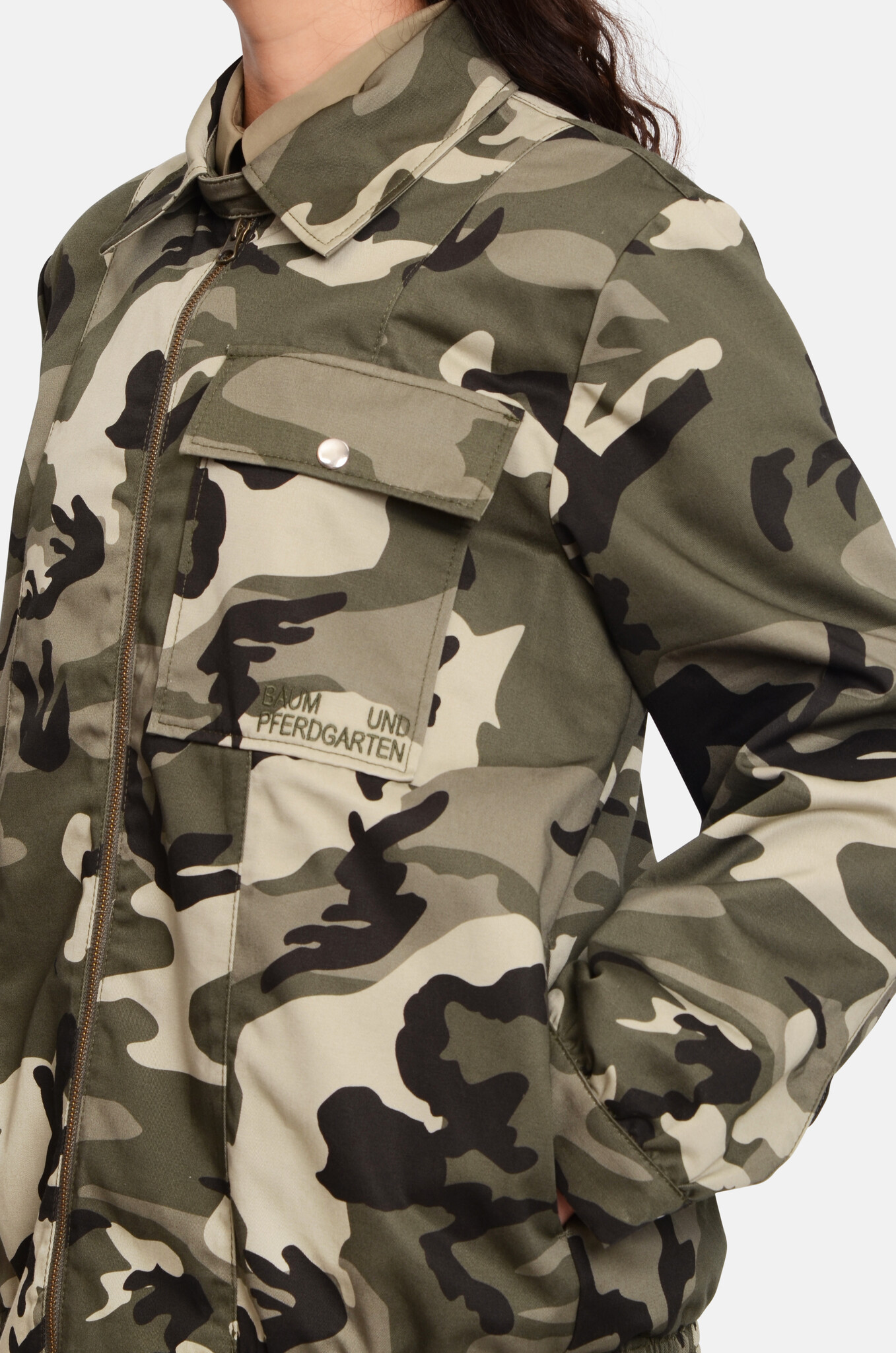 Beline Jacket in Chameleon Green-5