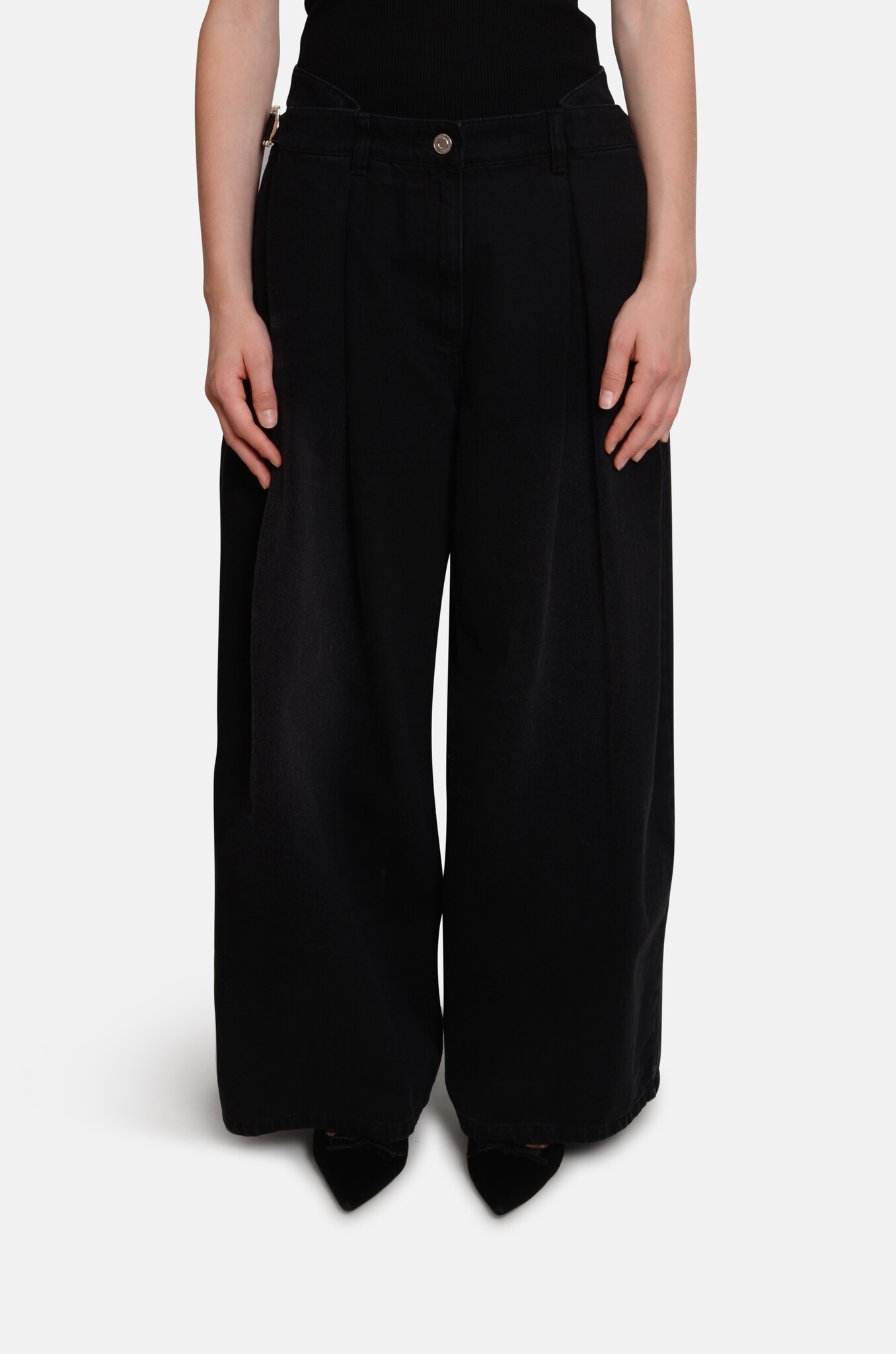 Volumed Wide Fit Denim Pants in Black-1