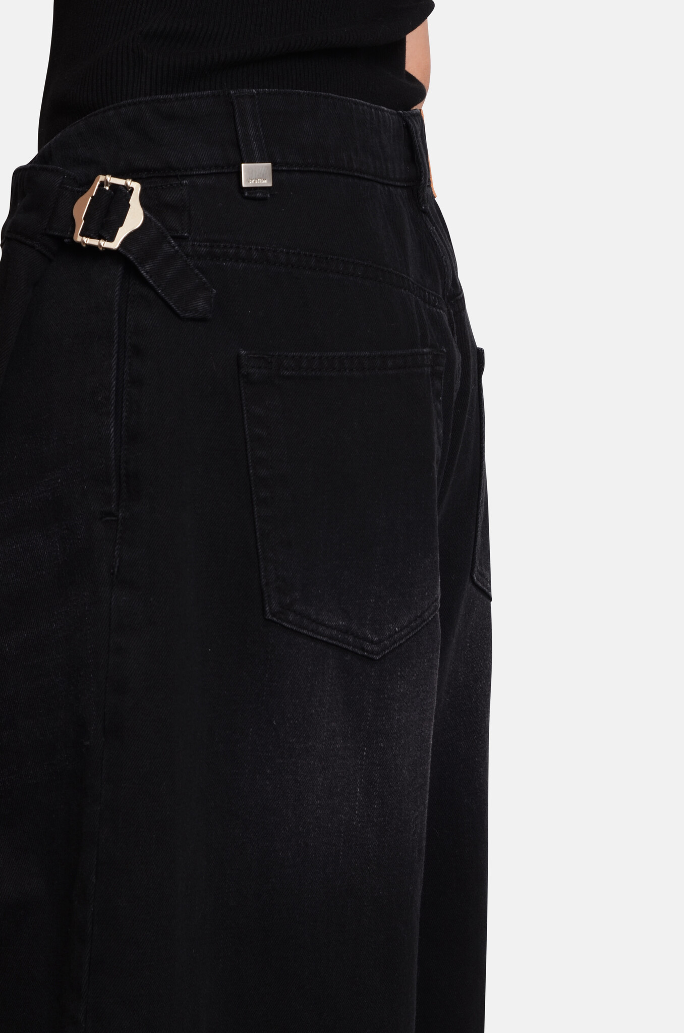 Volumed Wide Fit Denim Pants in Black-5