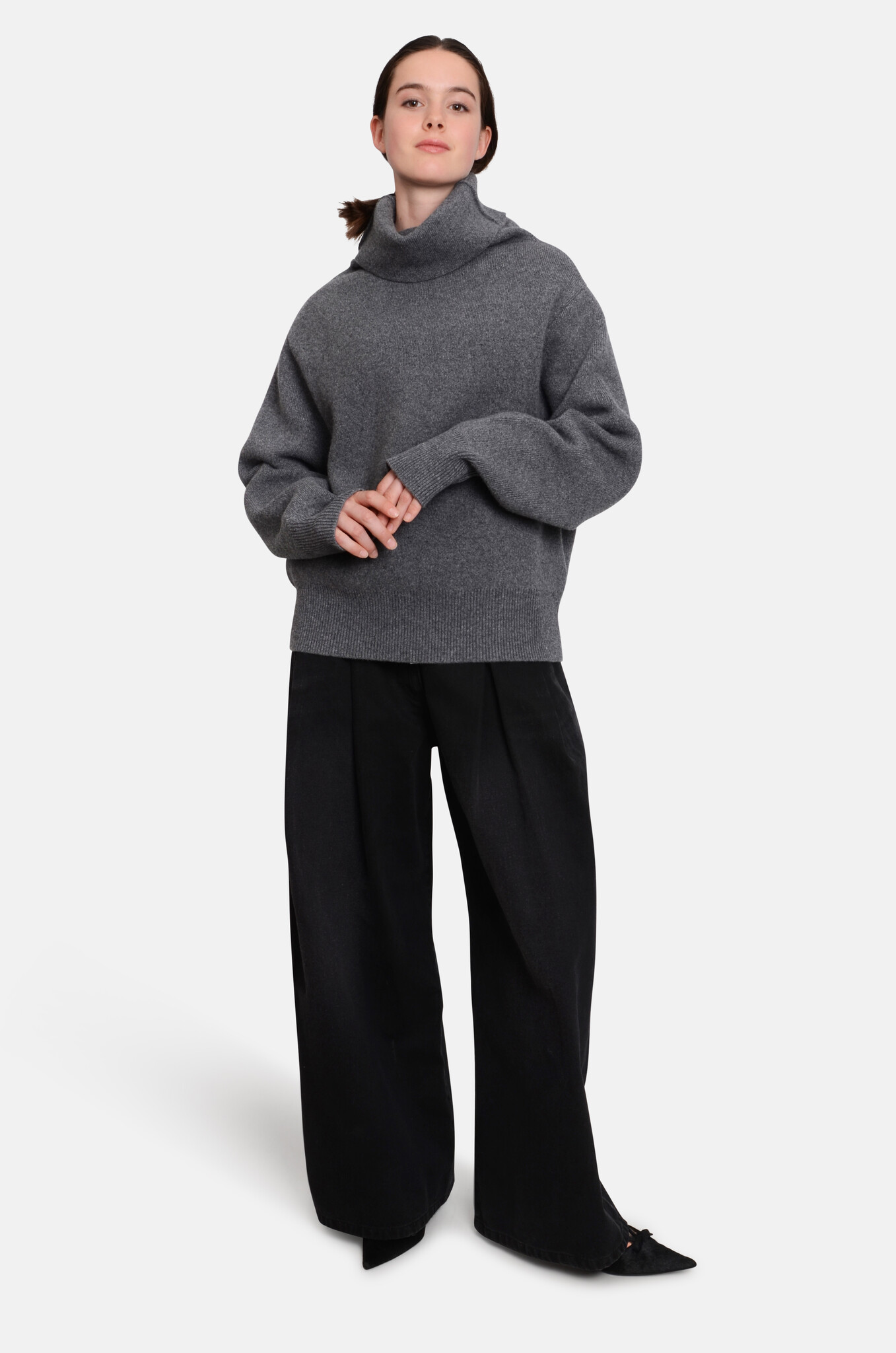 Volumed Wide Fit Denim Pants in Black-2