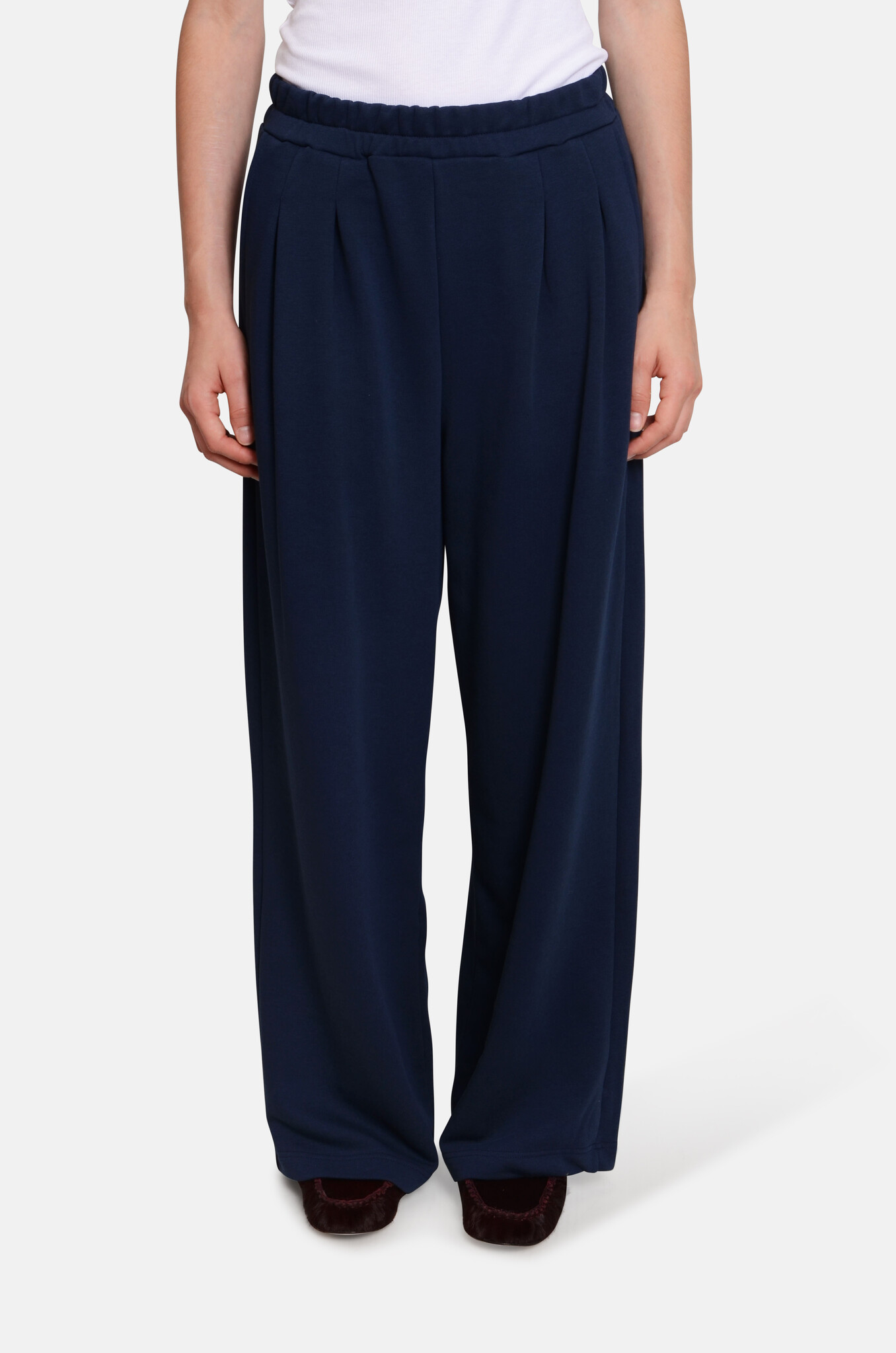 Vince Pants in Navy-1