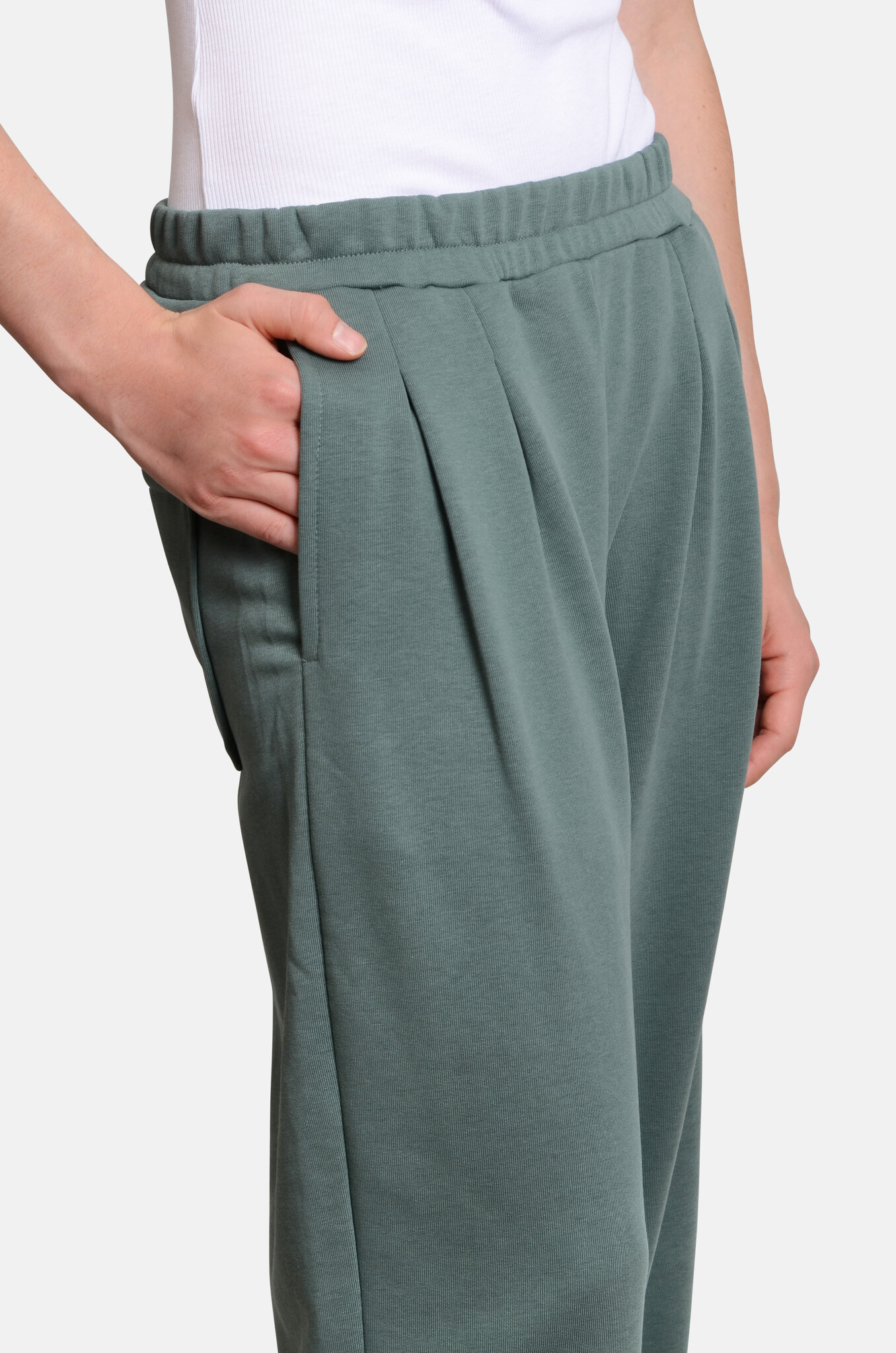 Vince Pants in Pine-5