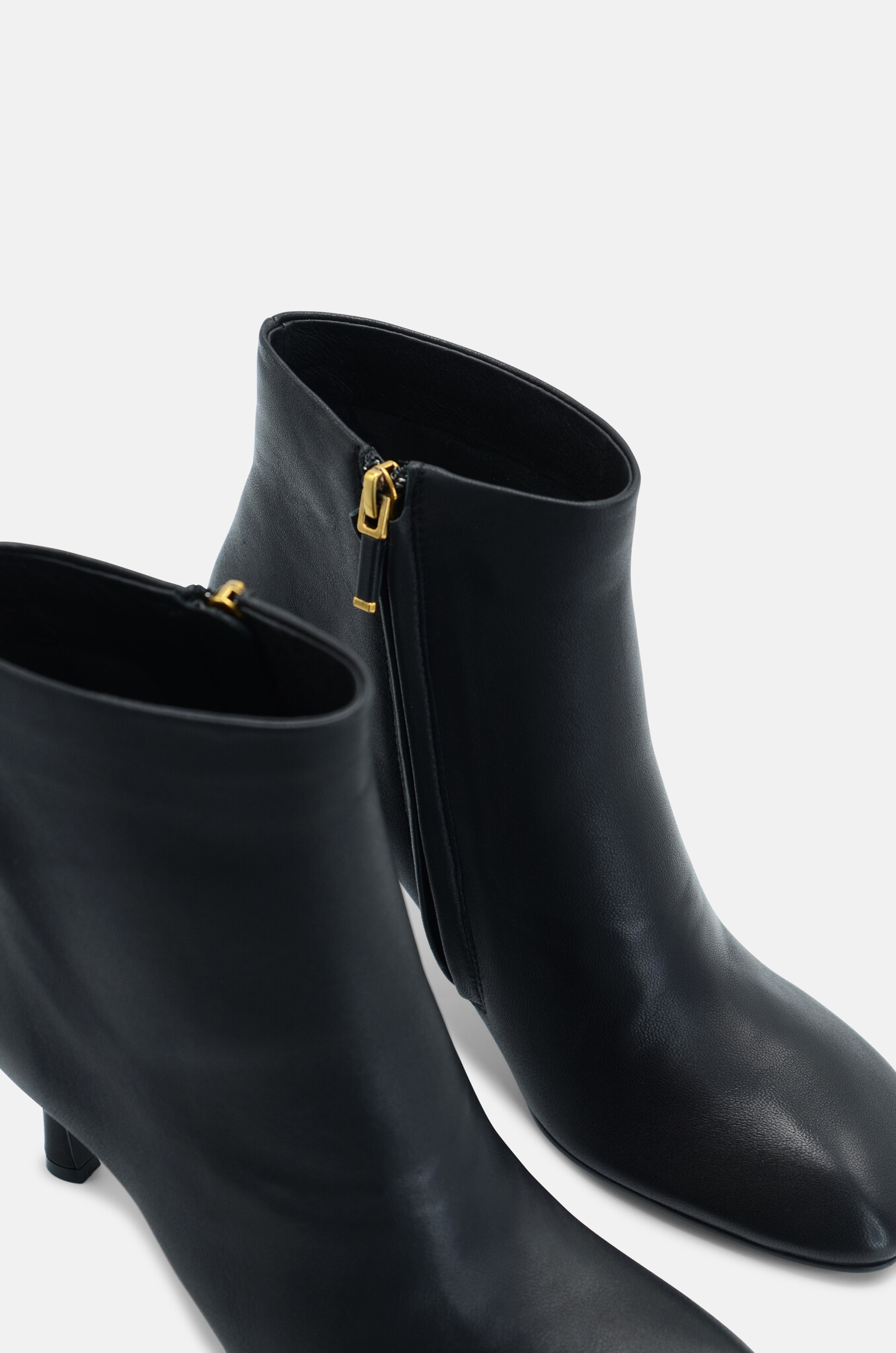 Curved Toe Bootie in Black-5