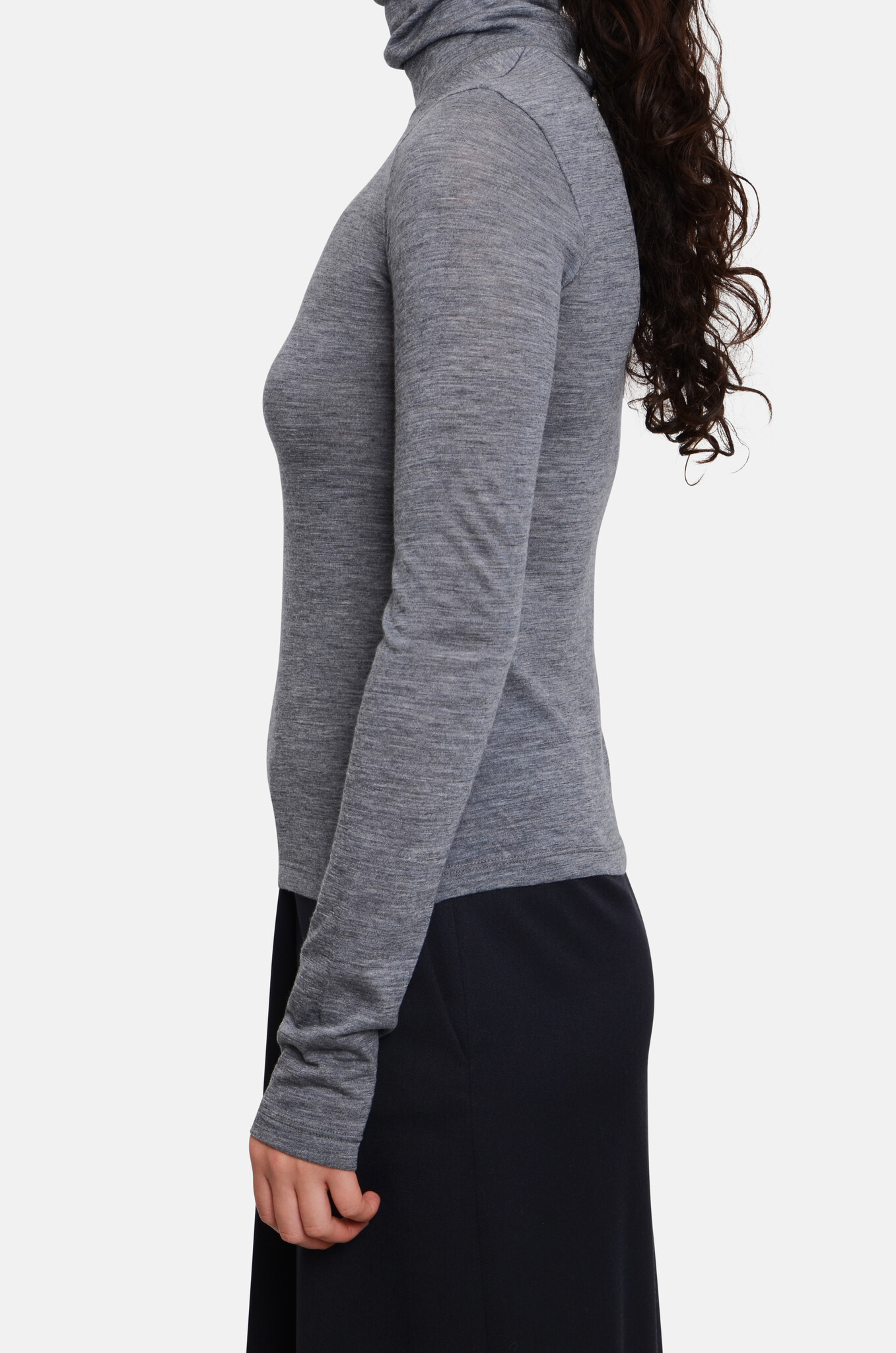 Wool Turtleneck in Dark Grey-3