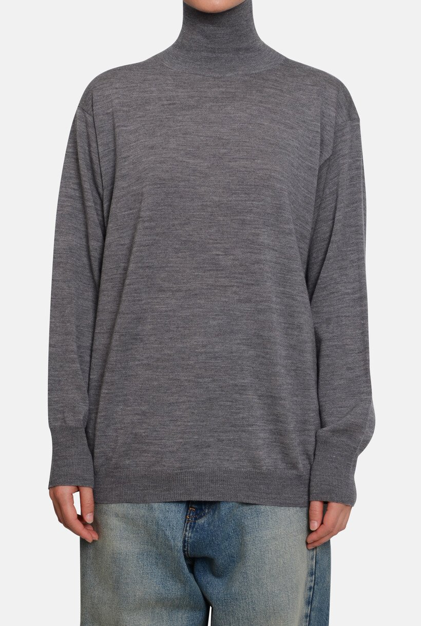KNITWEAR