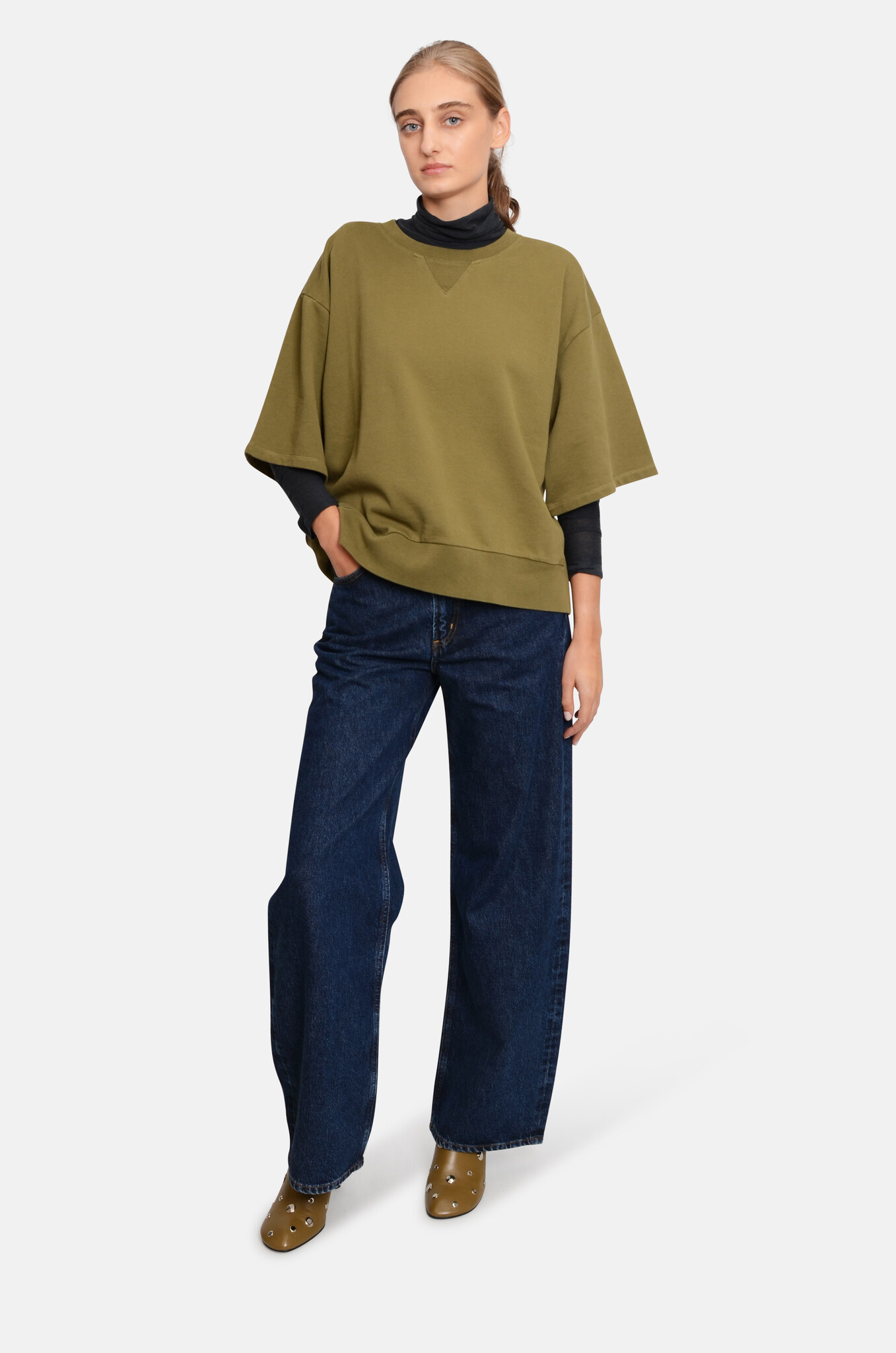 Narah Sweatshirt in Dark Olive-2