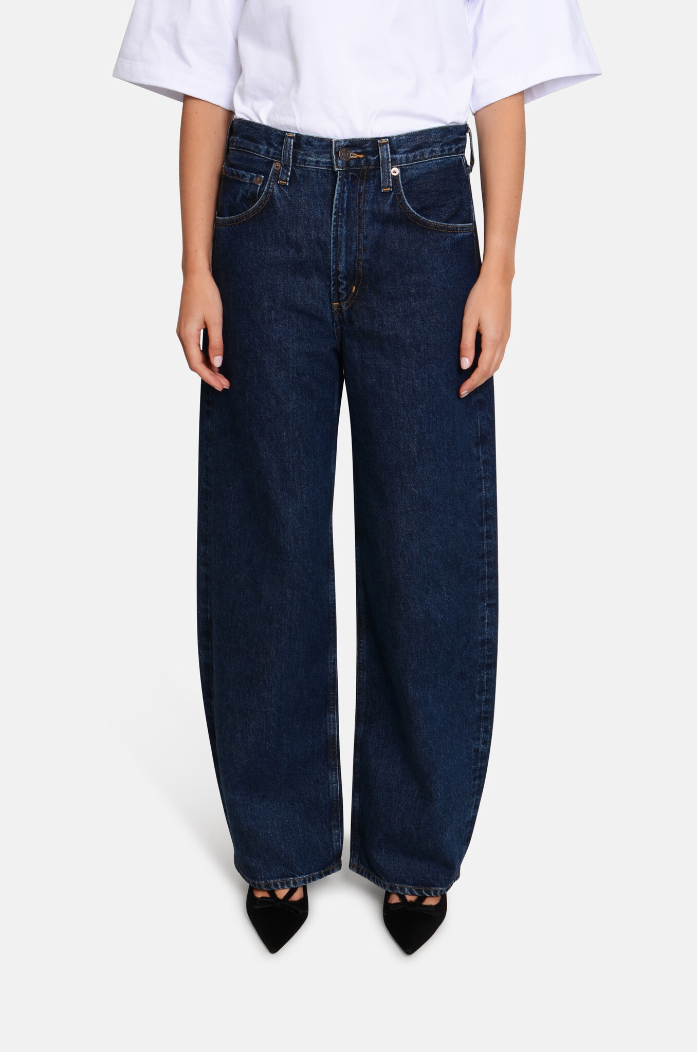 Low Curve Jean in Pendulum-1