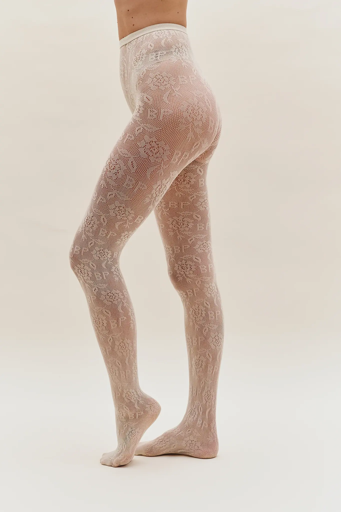 Laci Socks in Ivory-3