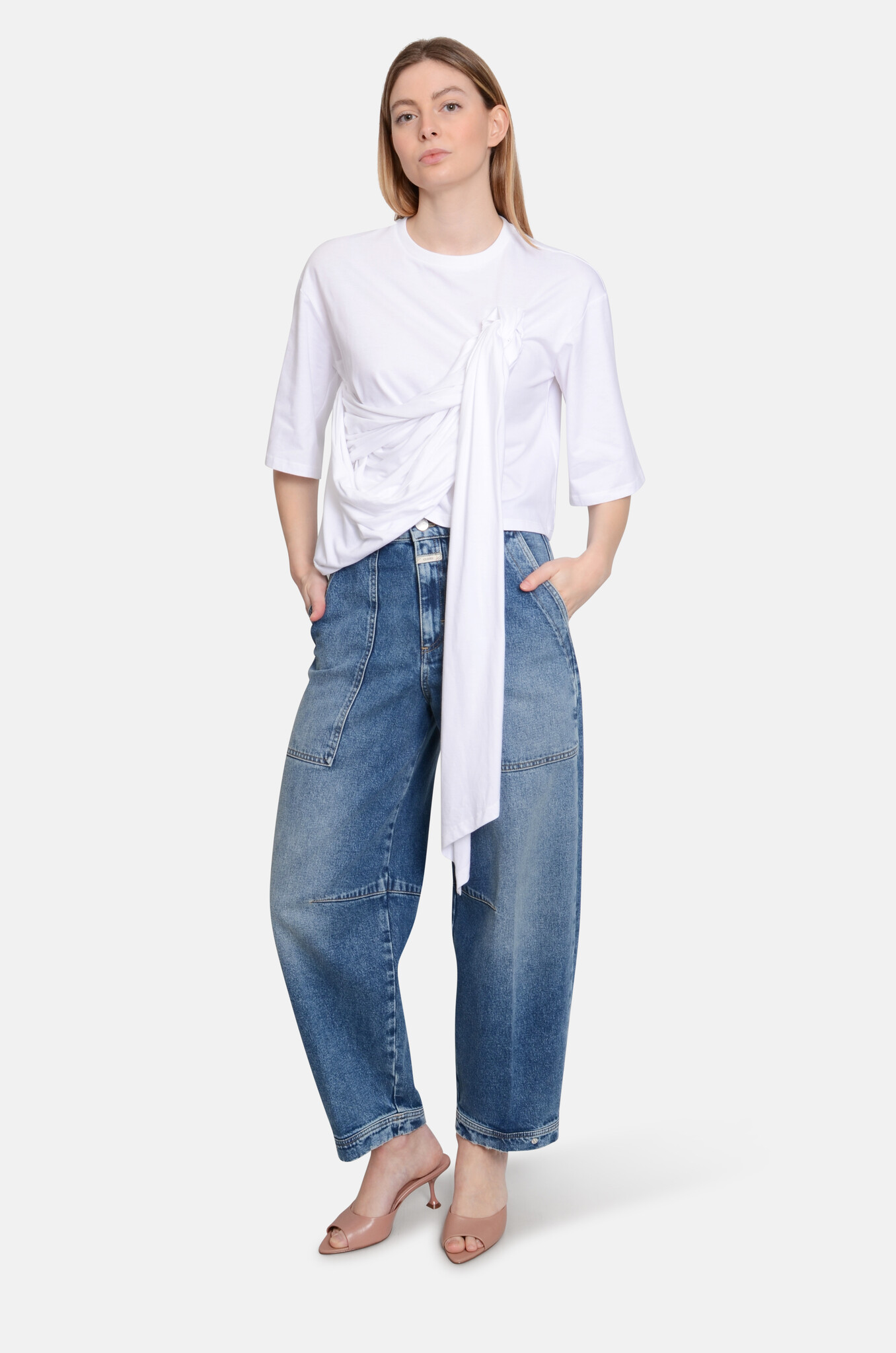 Dora T-Shirt in White-2