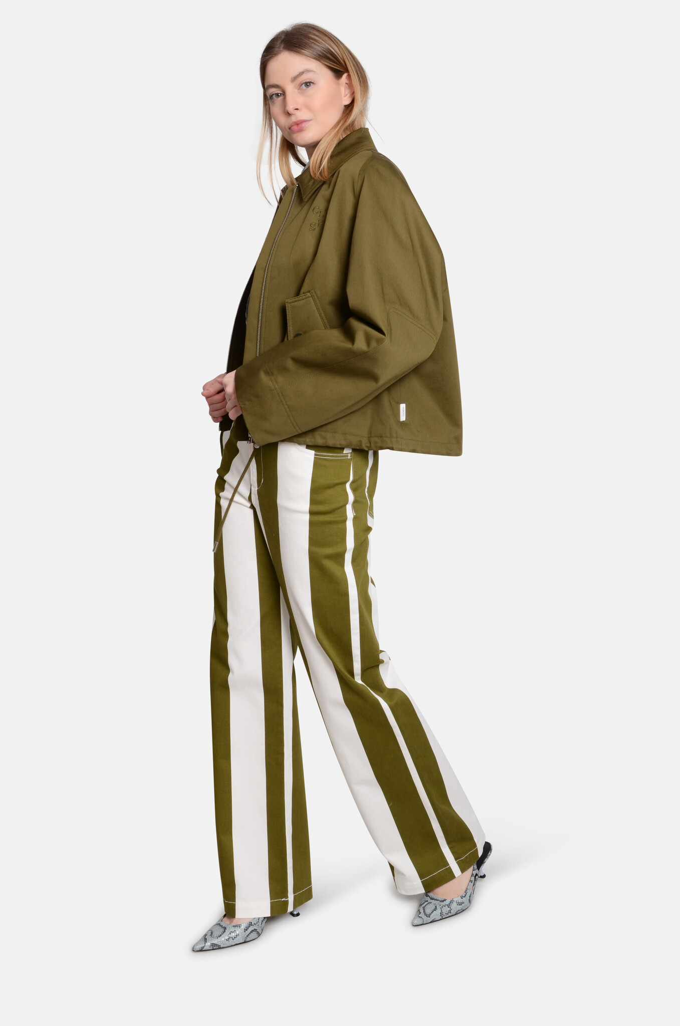 Sportive Blouson in Deep Olive-6