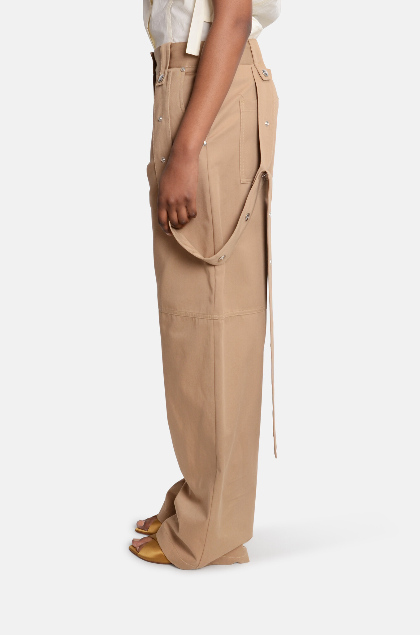 Pocket-Detail Trousers in Beige-3