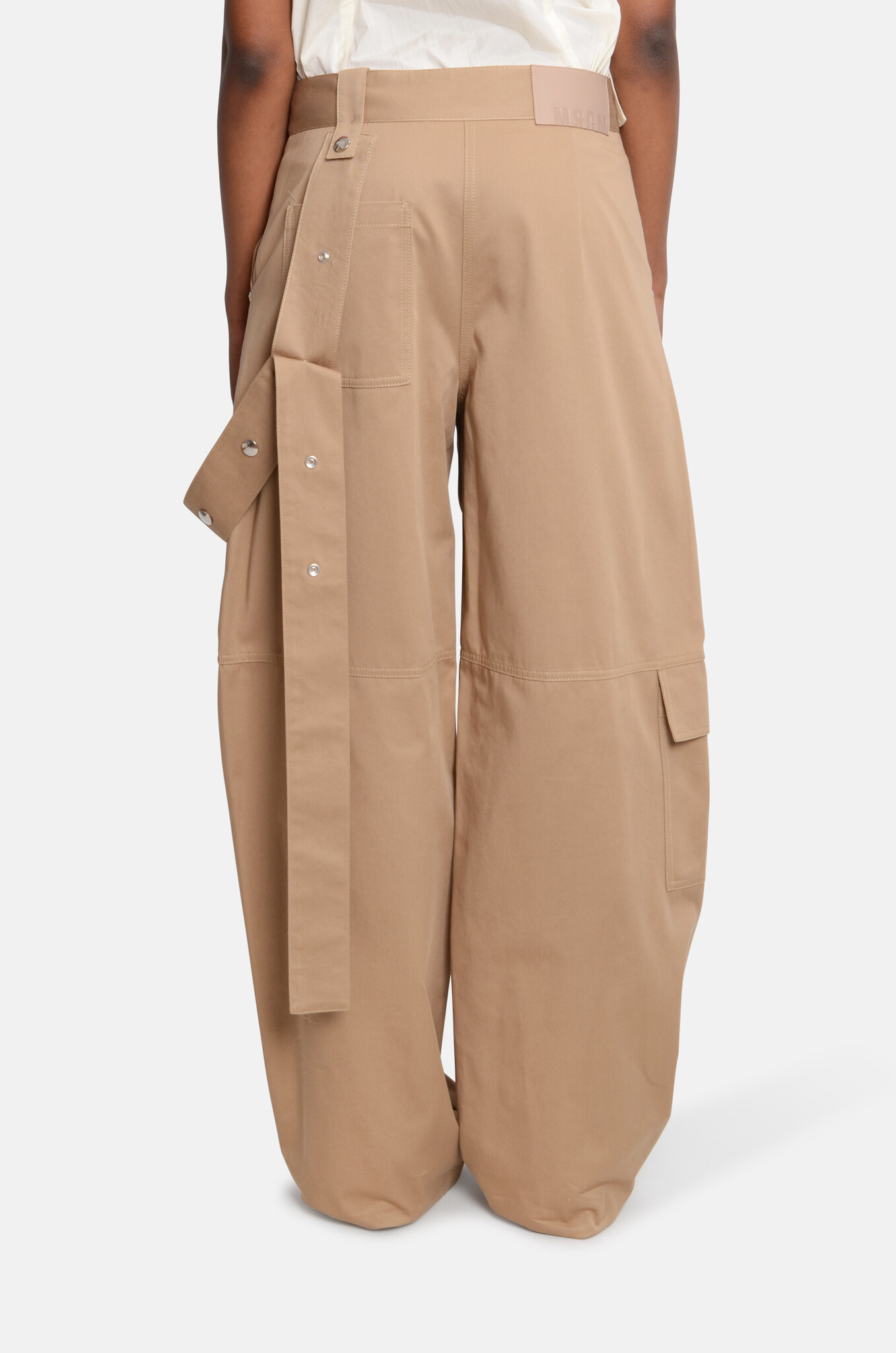 Pocket-Detail Trousers in Beige-4