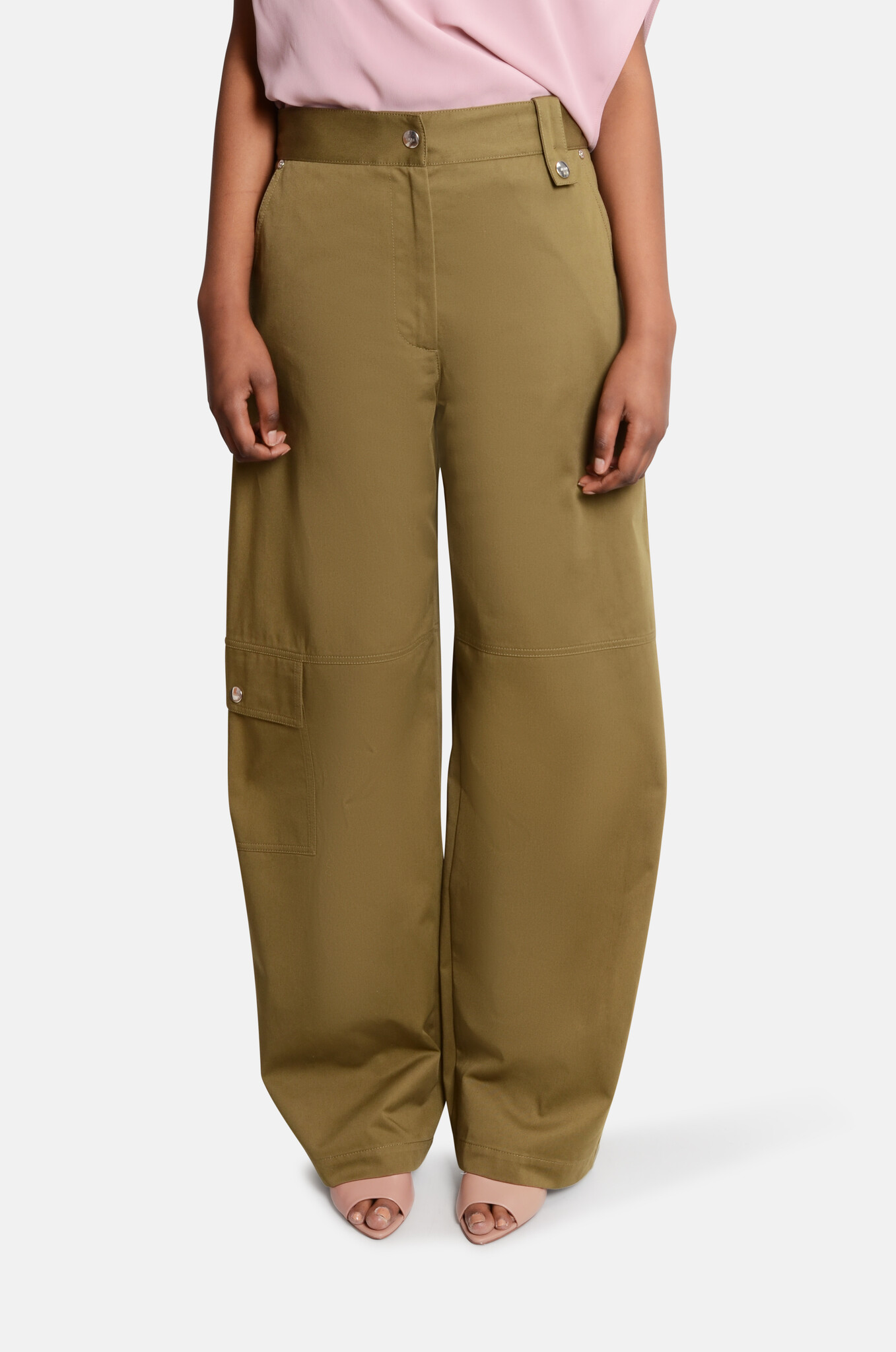 Pocket-Detail Trousers in Olive Green-1