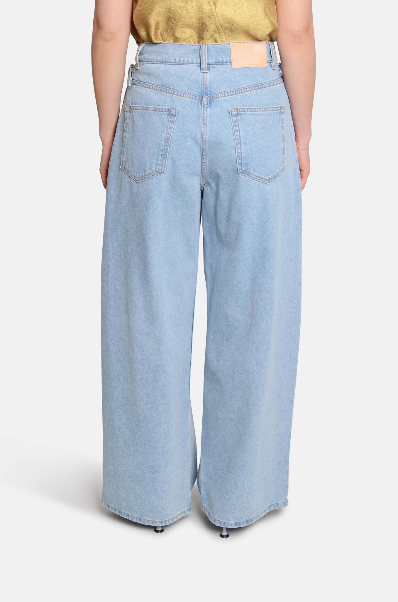 Volumed Wide-Fit Denim Pants-4