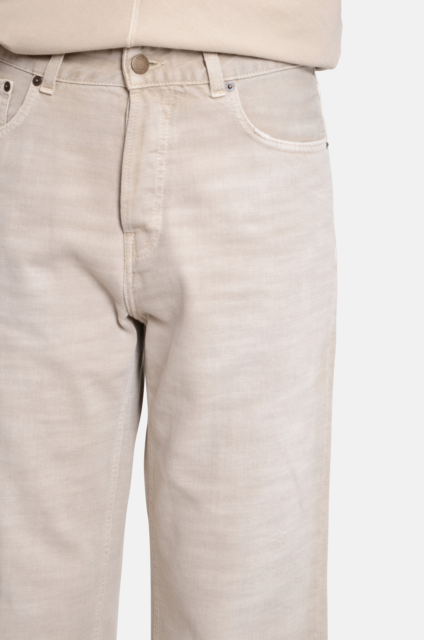 Betty Denim in Doeskin Bull-5