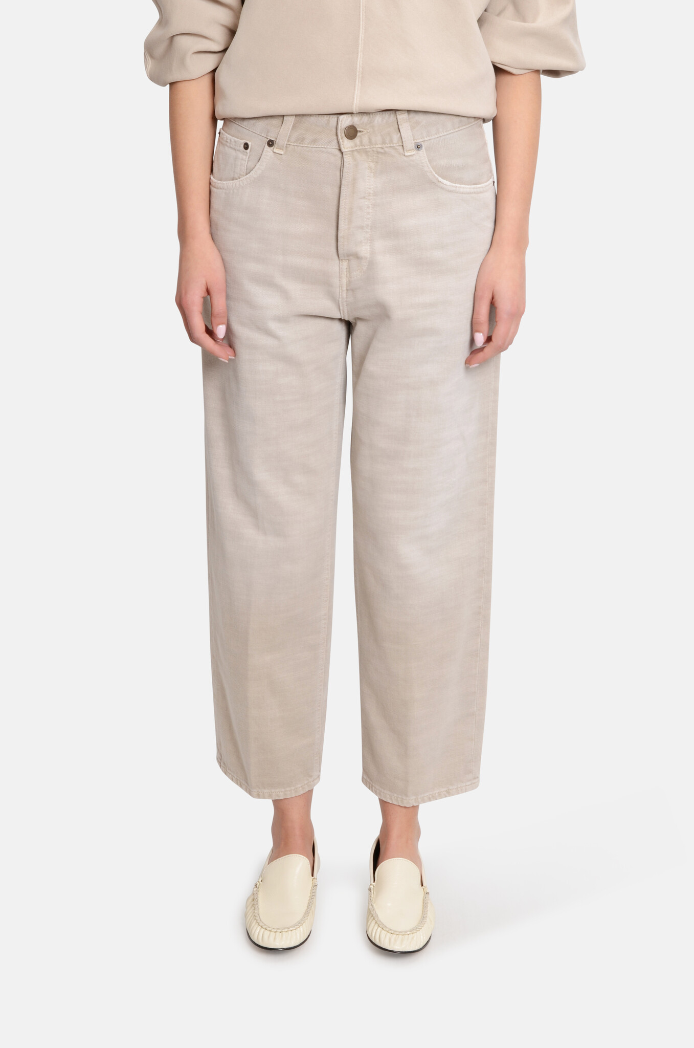 Betty Denim in Doeskin Bull-1