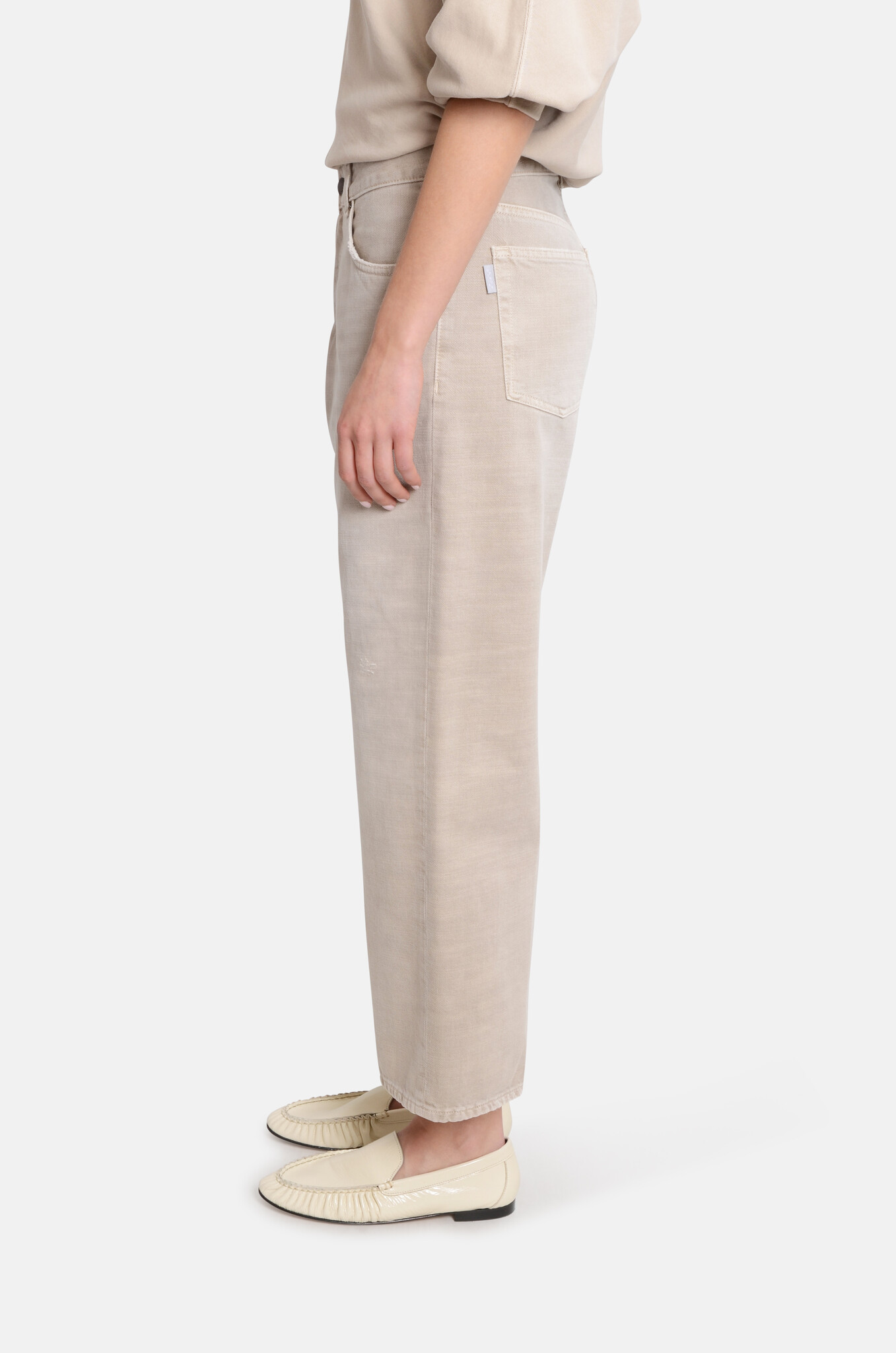 Betty Denim in Doeskin Bull-3