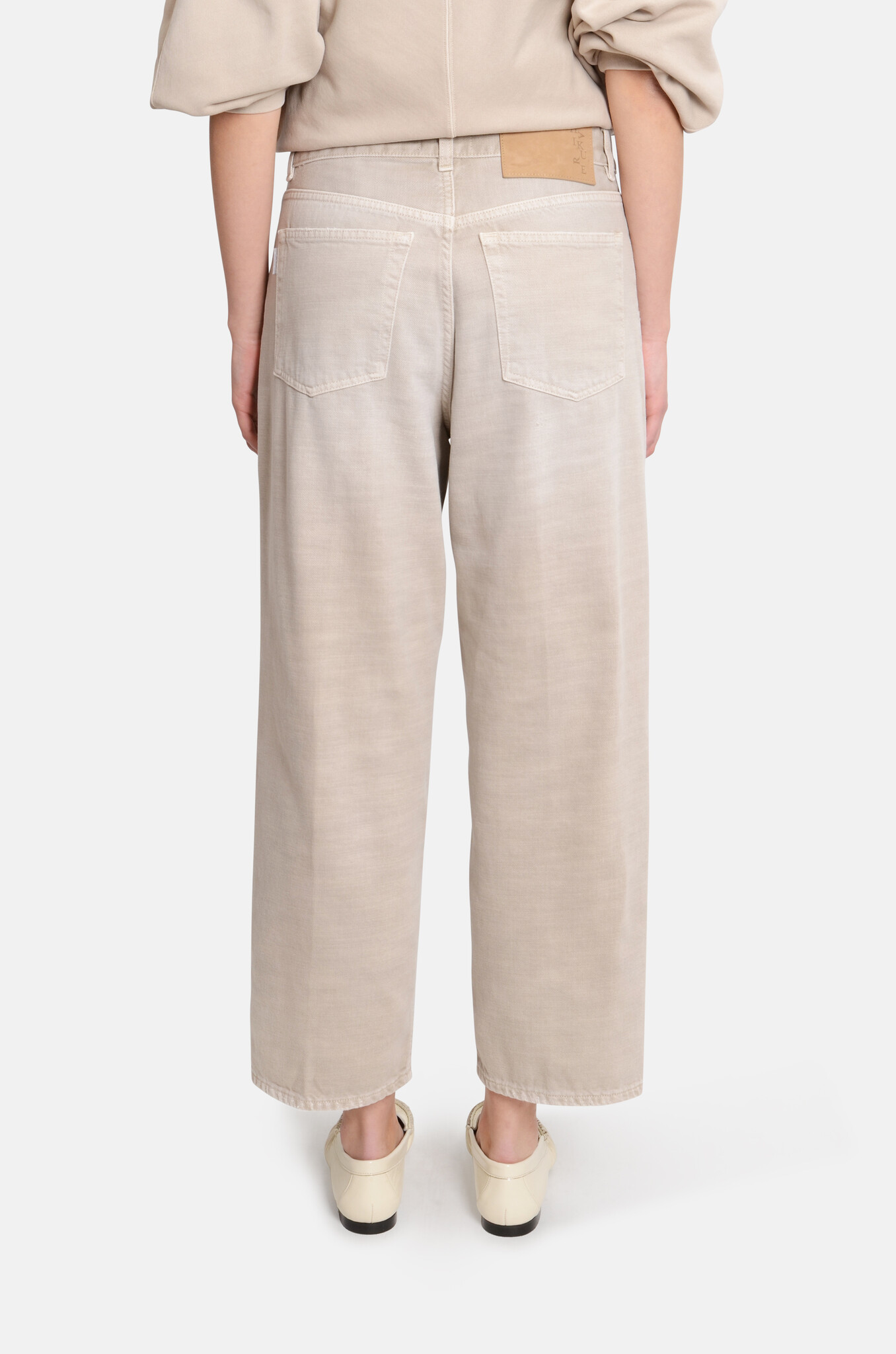 Betty Denim in Doeskin Bull-4