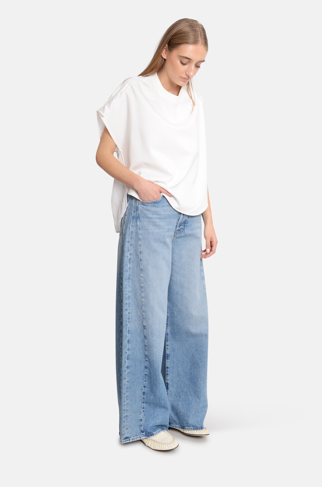 The Pipe Dream Button Sneak in Leap at The Chance-2