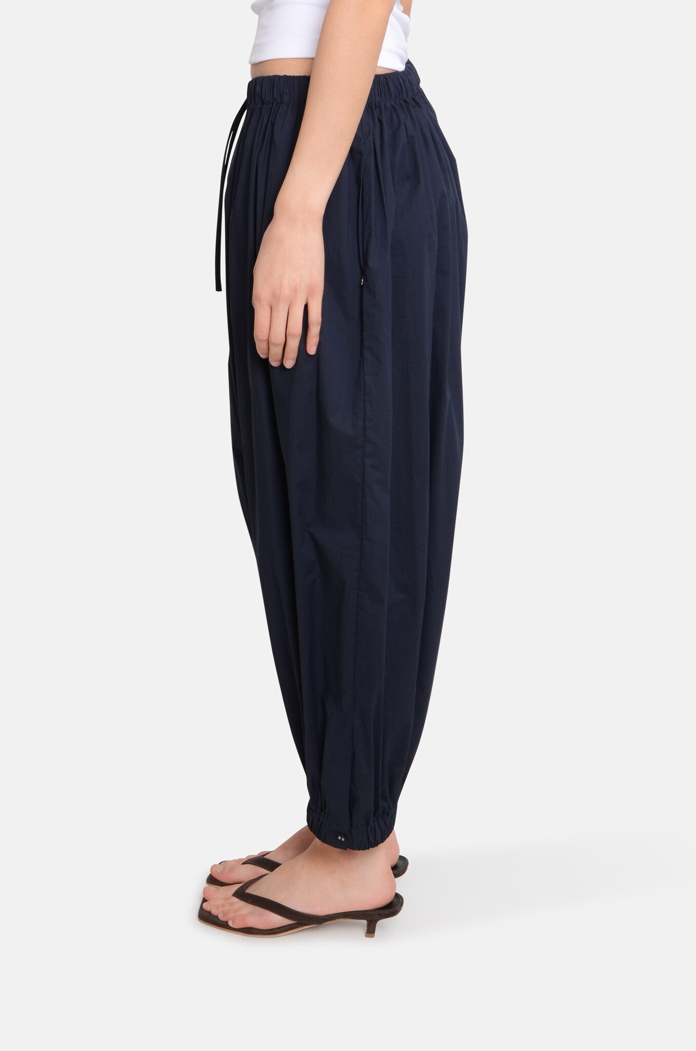 Poplin Balloon Trousers in Night-3