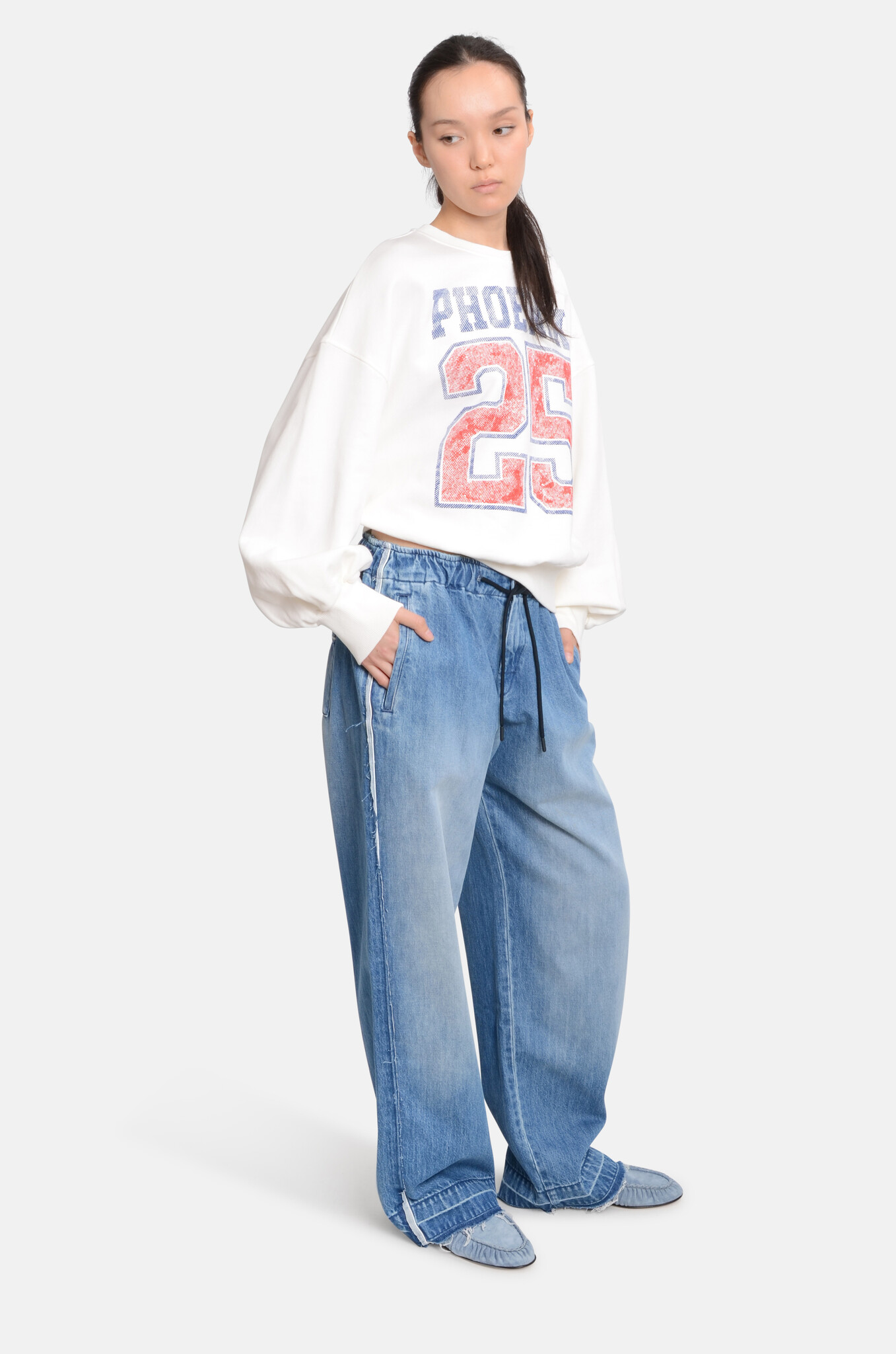 Phoenix 25 Sweat in Off White-2