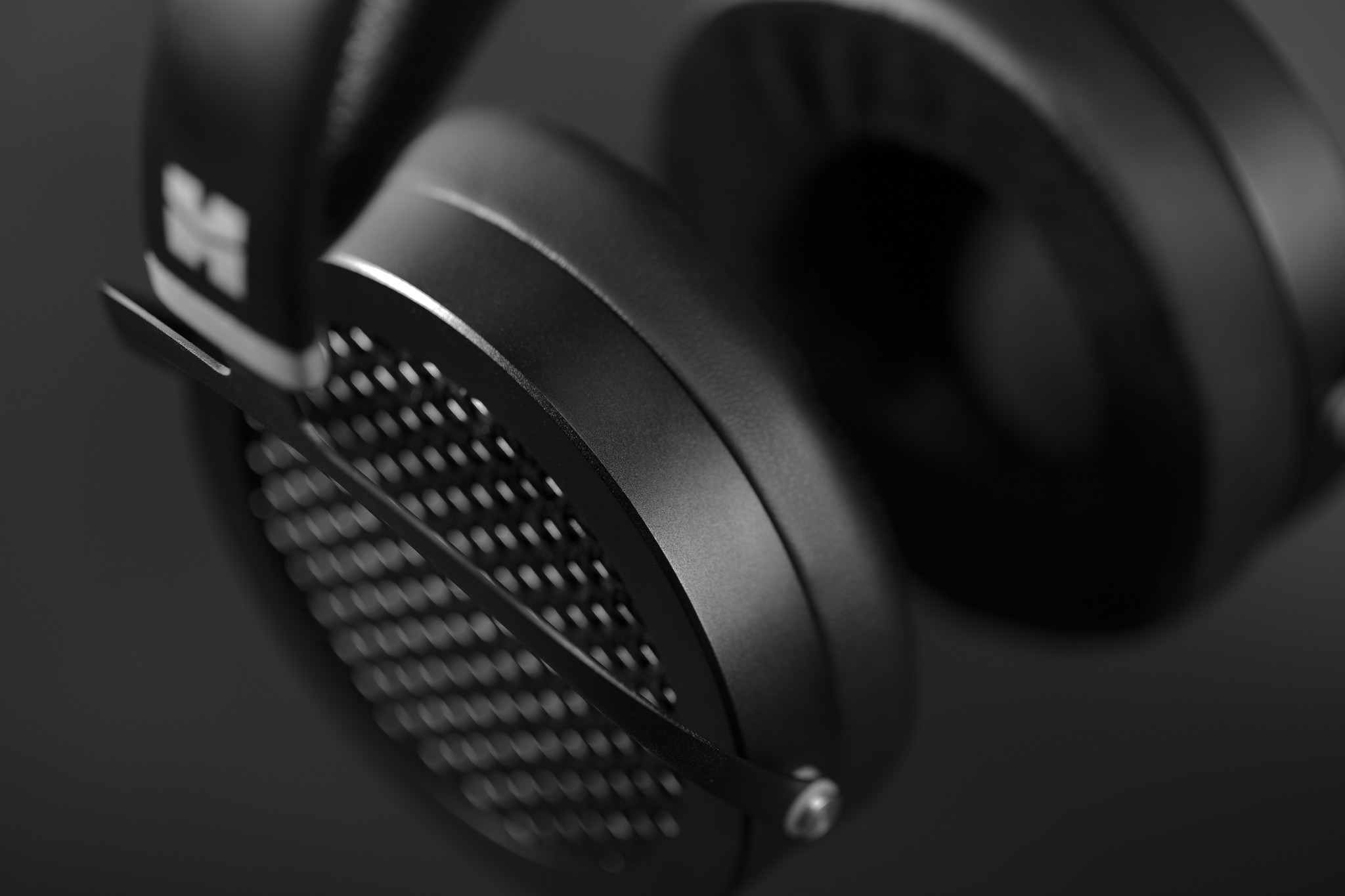 HiFiMAN AUDIVINA full-size over-ear gesloten platte hoofdtelefoon met stealth-magneet voor audiofielen, thuis en studio luisteren