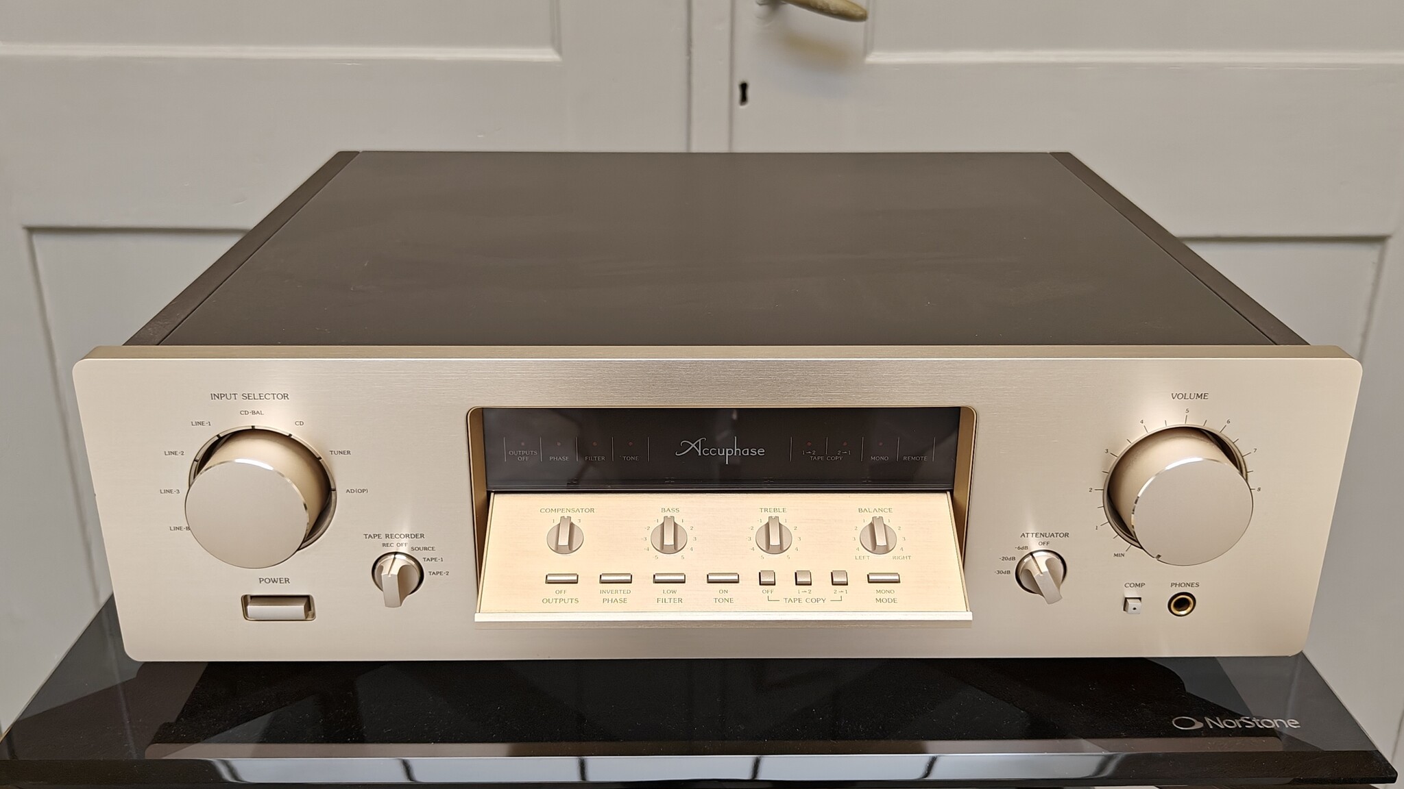 Accuphase C-275 Voorversterker Occasion
