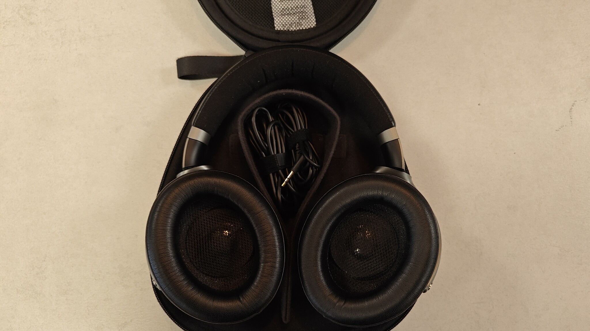 Focal Bathys Hoofdtelefoon Zwart Zilver Occasion (09-2023)